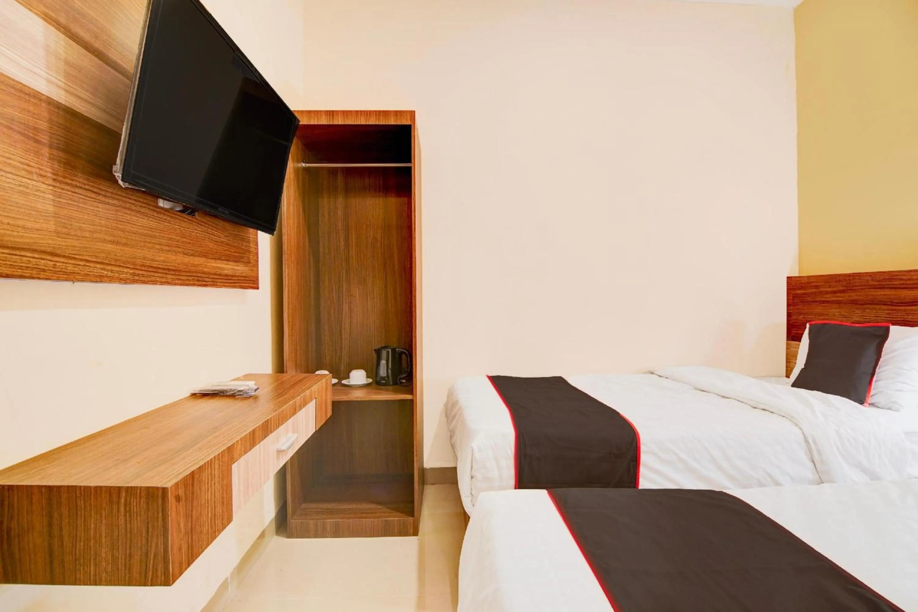 Bedroom, Bed in Capital O Pusat Kota Pekanbaru Near Mall Living World Formerly Radja Homestay