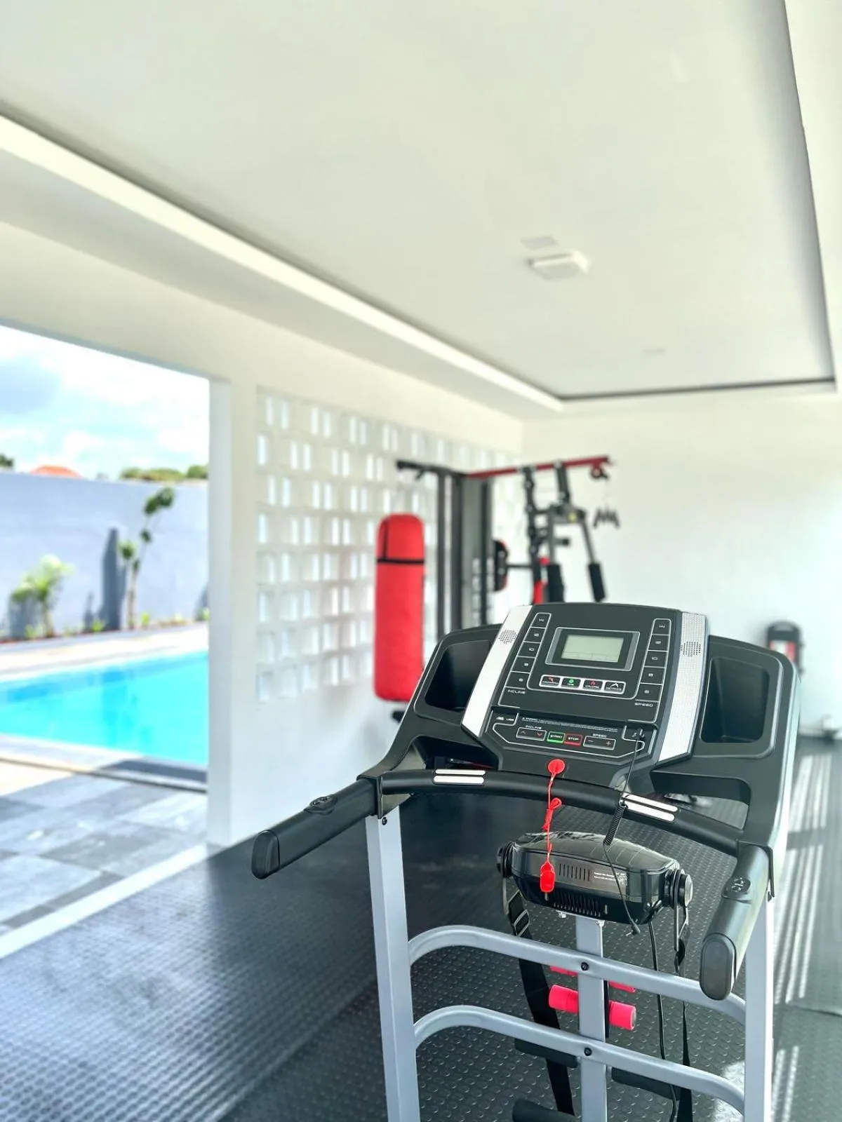 Fitness centre/facilities in LYNN Hotel Tuban