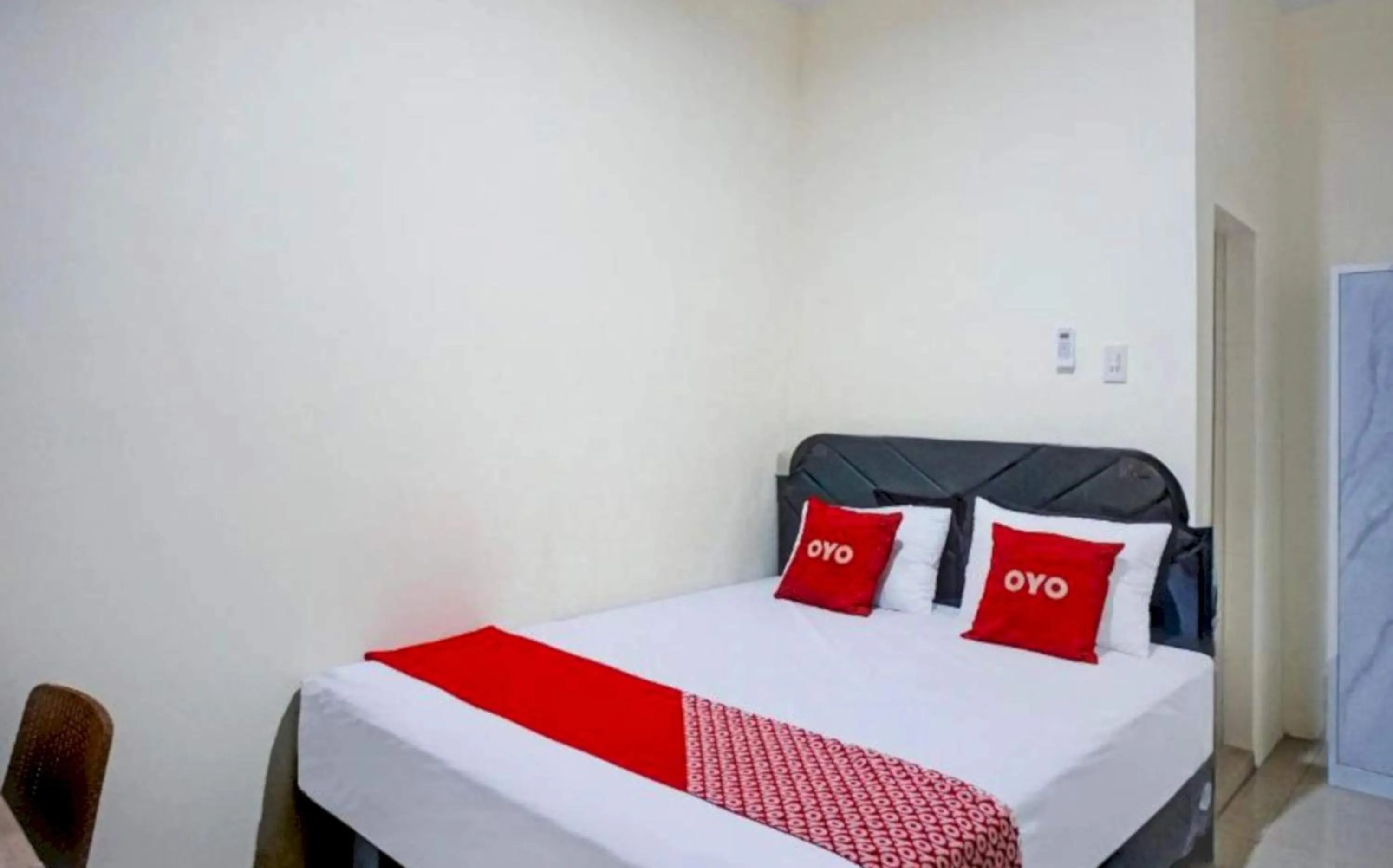 Photo of the whole room, Bed in Hotel O Medan City Center Near Rumah Sakit Bunda Thamrin Formerly Mora Residence