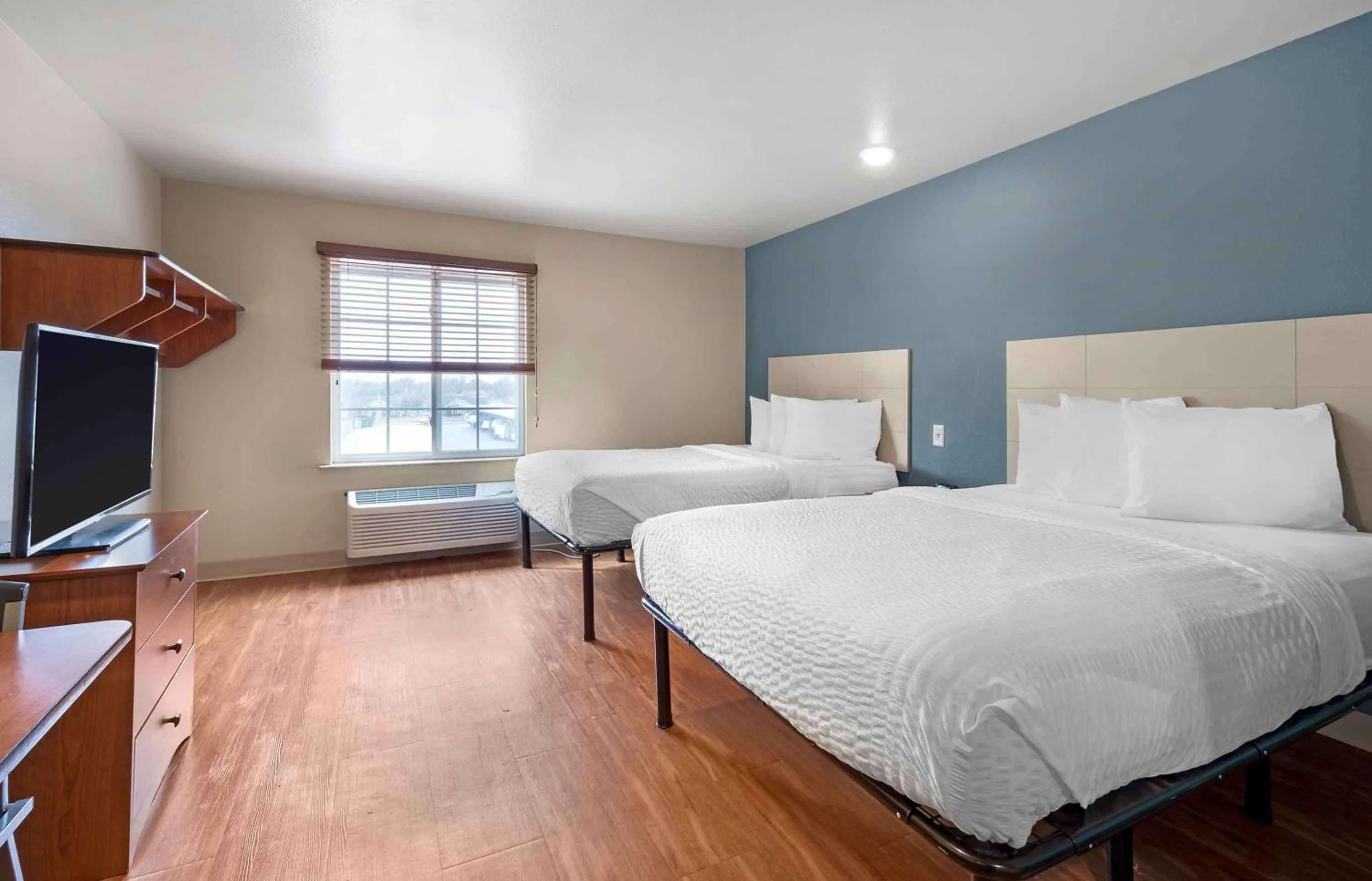 Bedroom, Bed in Extended Stay America Select Suites - Wichita - Airport