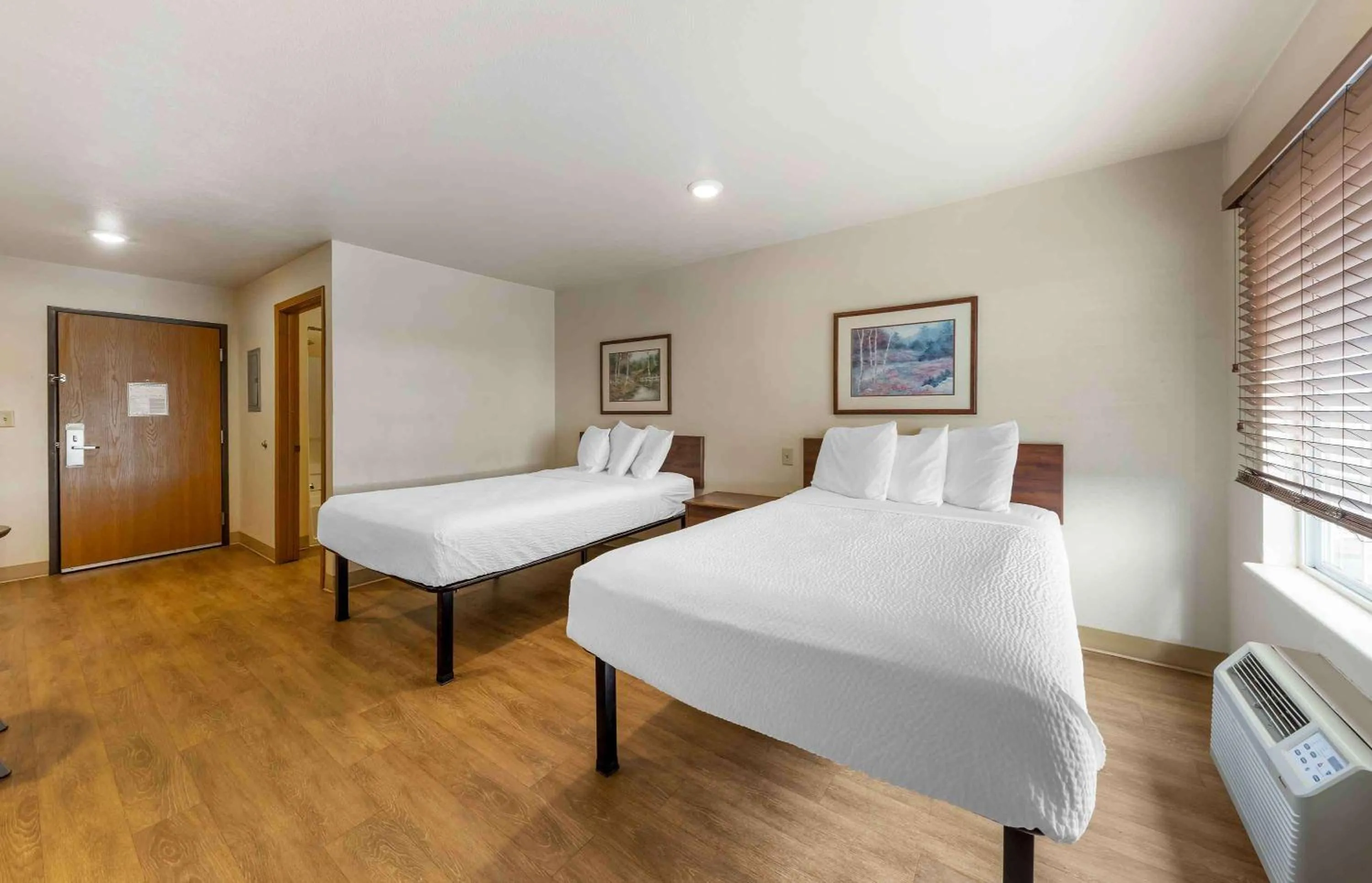 Bedroom, Bed in Extended Stay America Select Suites - Oklahoma City - Southeast