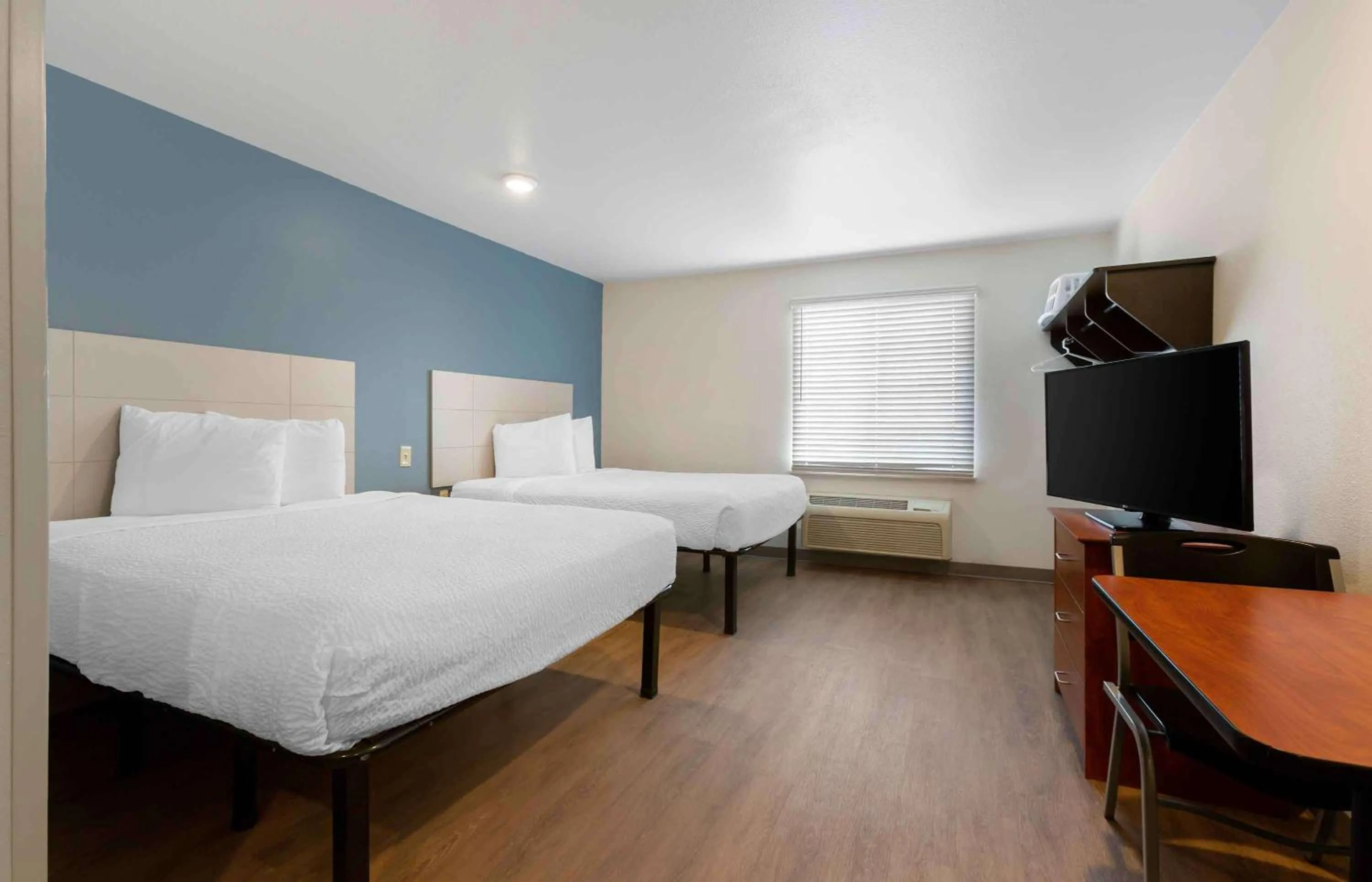 Bedroom, Bed in WoodSpring Suites El Paso Airport