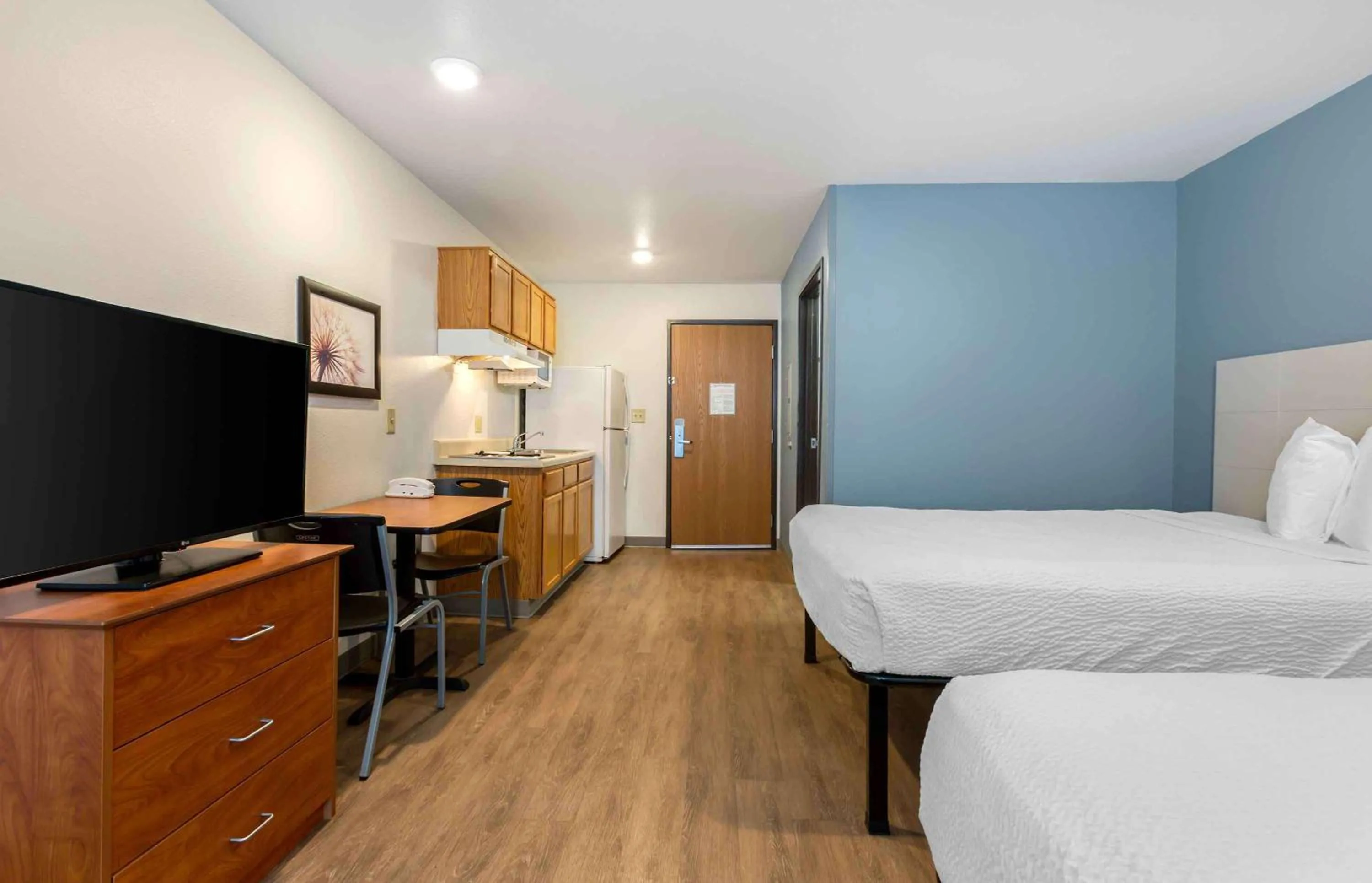 Bedroom, Bed in WoodSpring Suites El Paso Airport