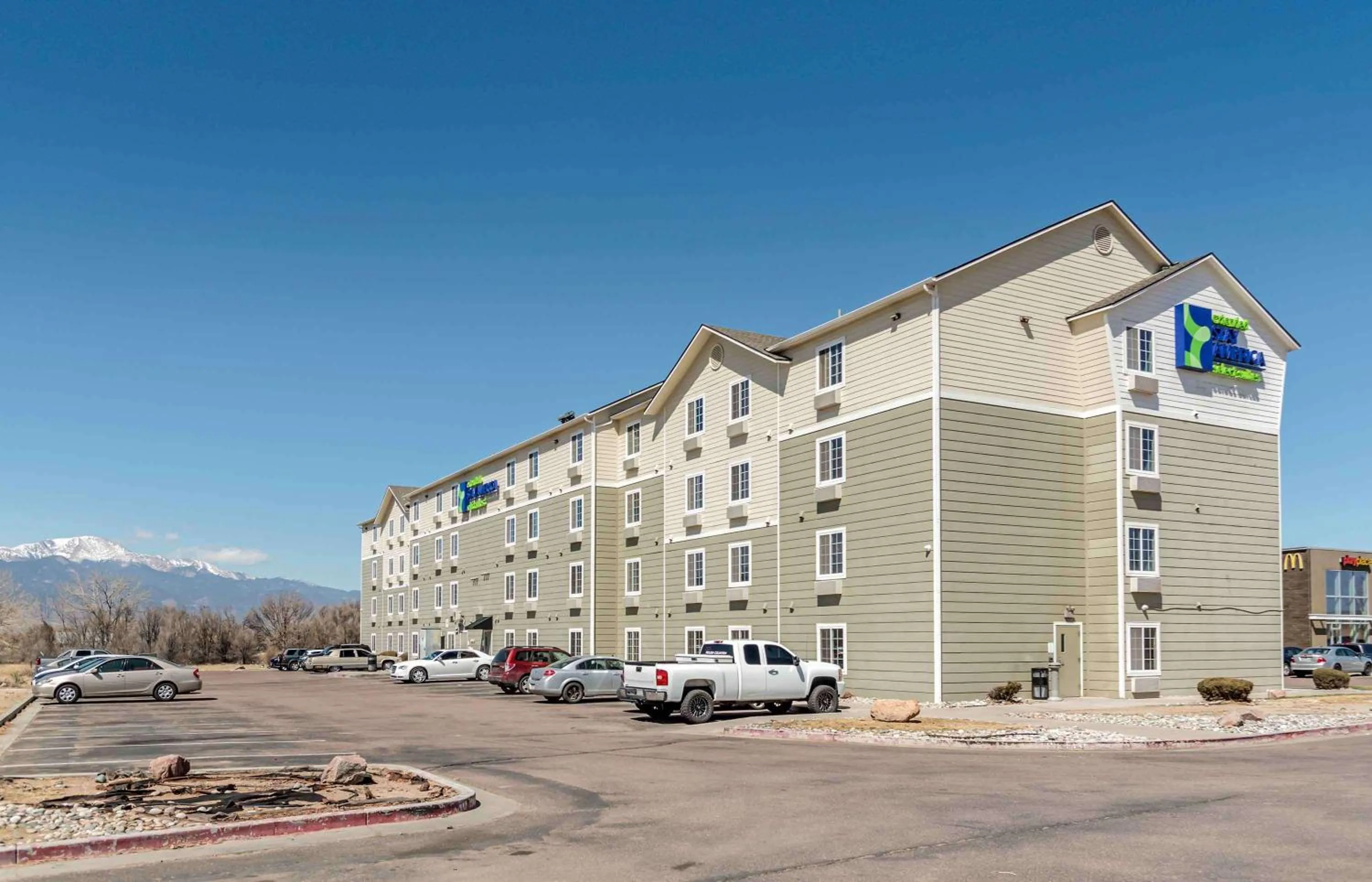 Property building in Extended Stay America Select Suites - Colorado Springs - Airport