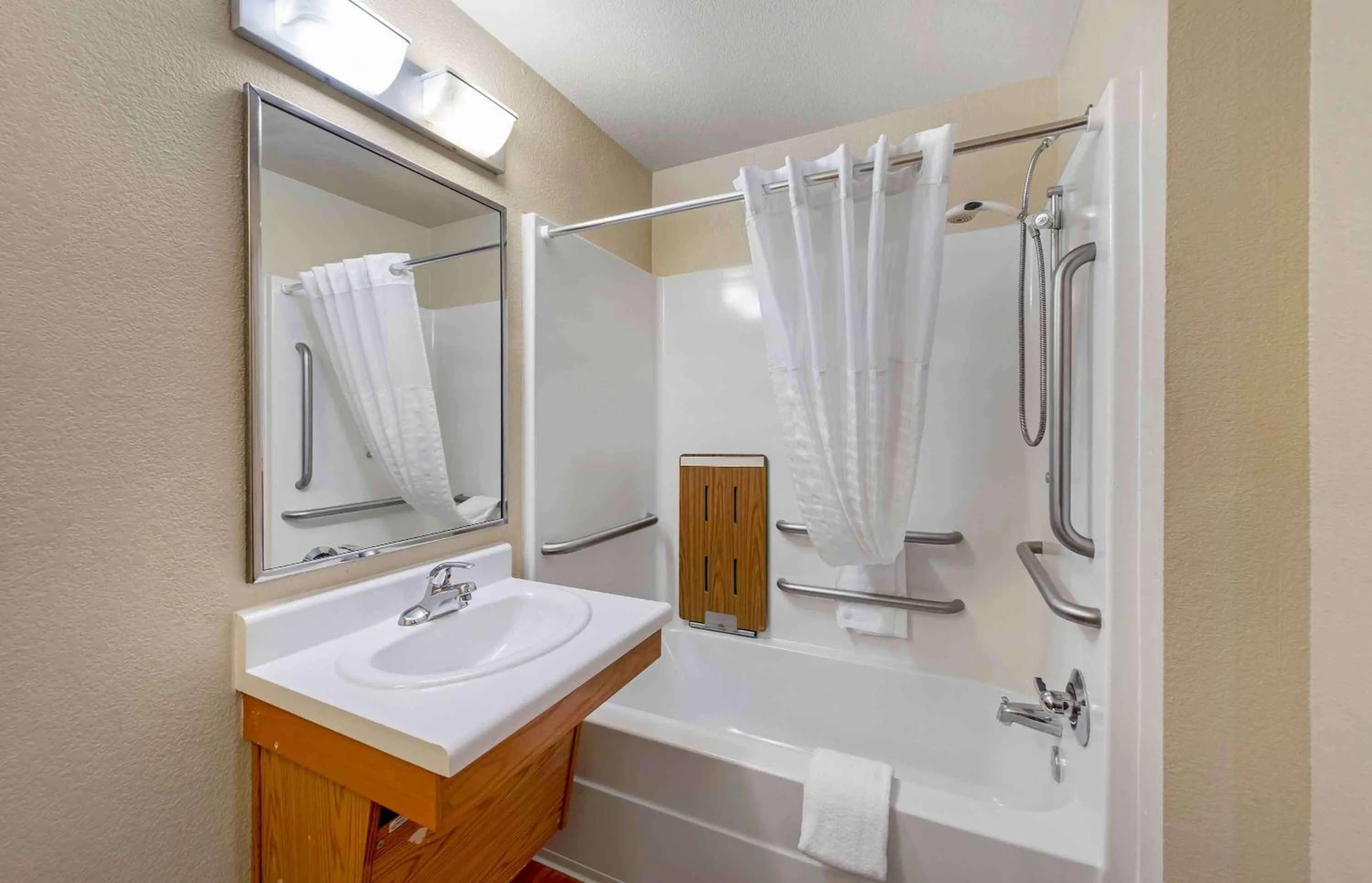 Bathroom in Extended Stay America Select Suites - Colorado Springs - Airport