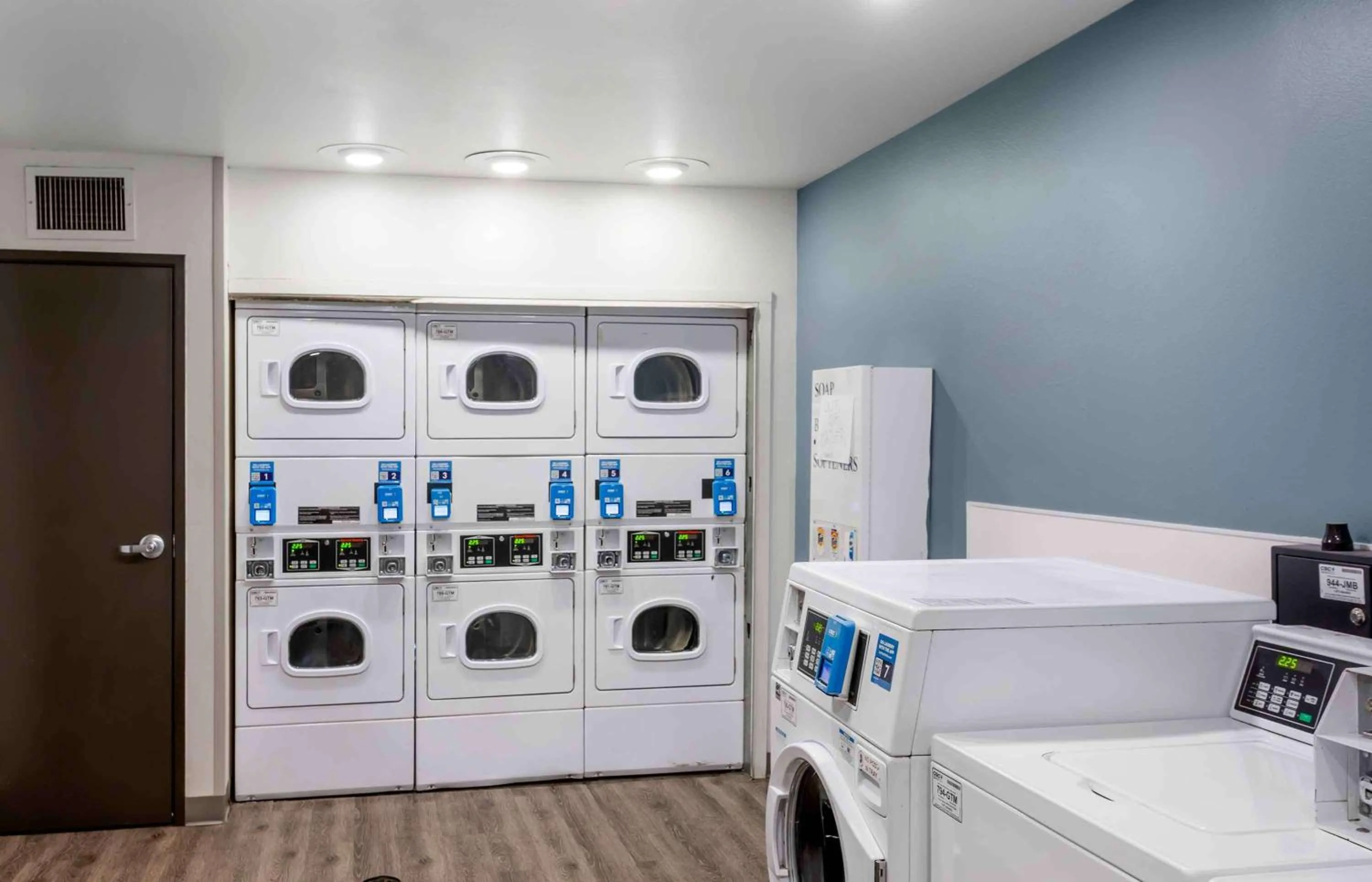 Property building in Extended Stay America Select Suites - Ogden