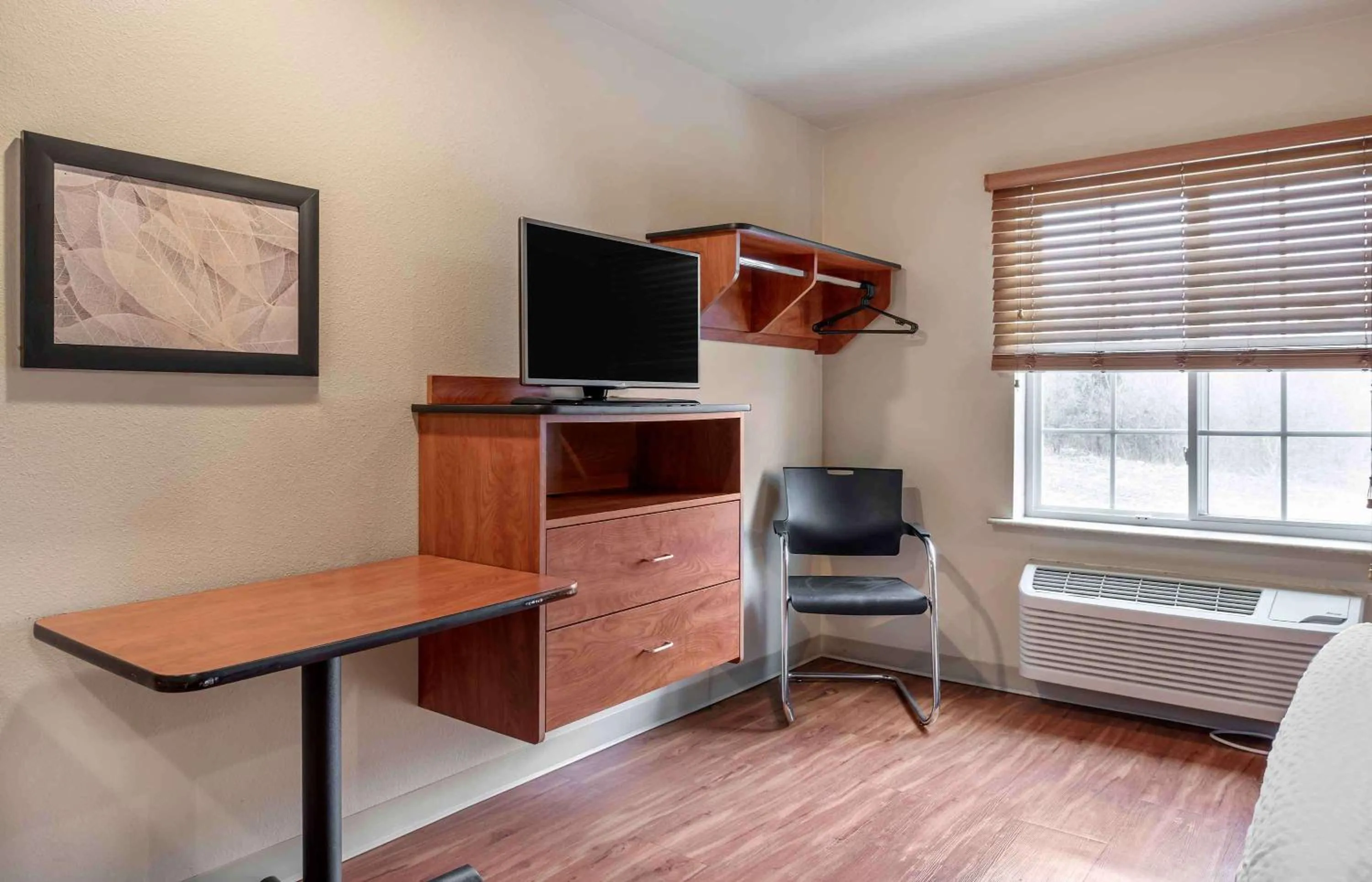 Bedroom in Extended Stay America Select Suites - Dayton - Miamisburg