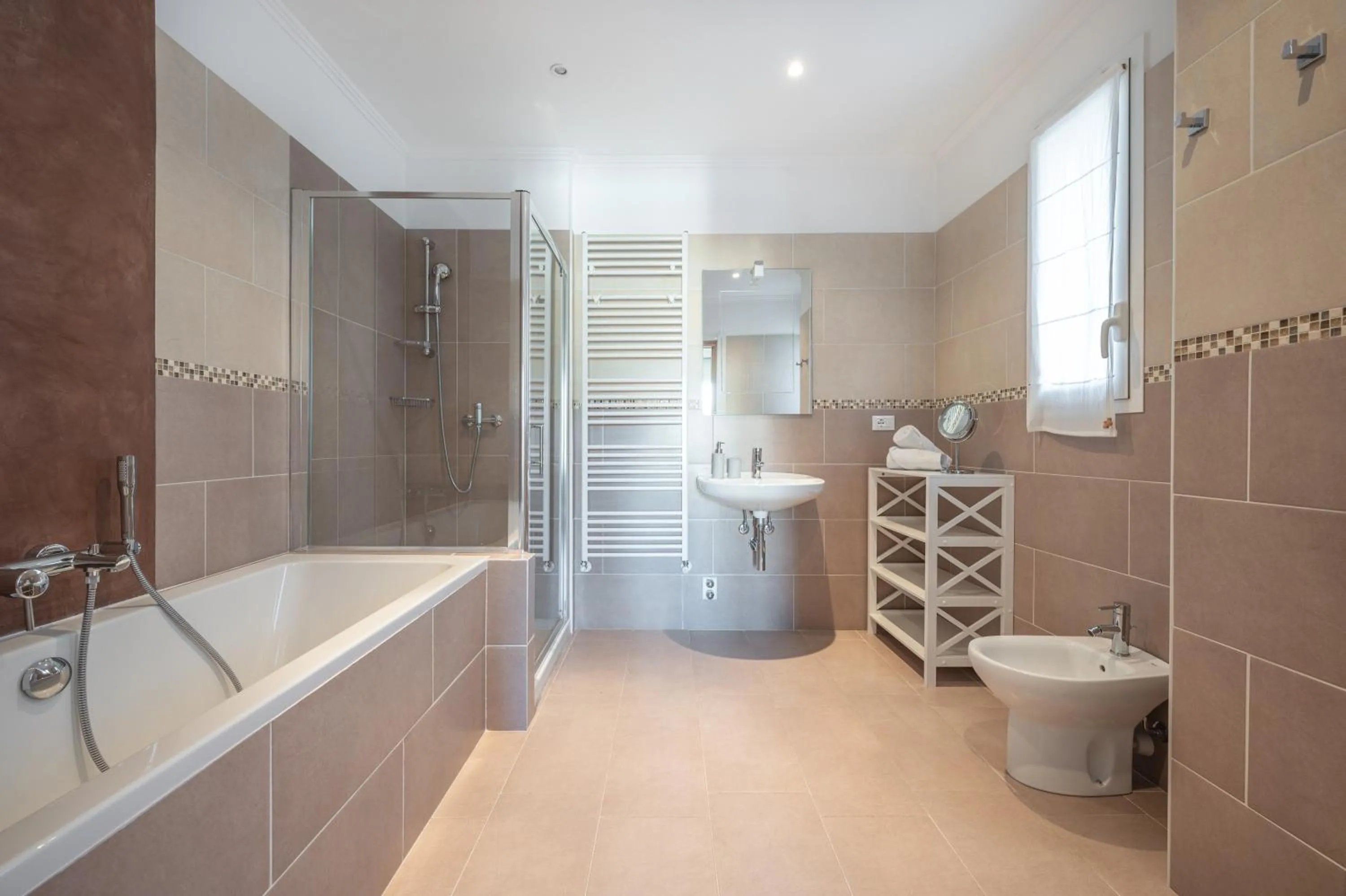 Shower in La Fabrique ¿oup¿