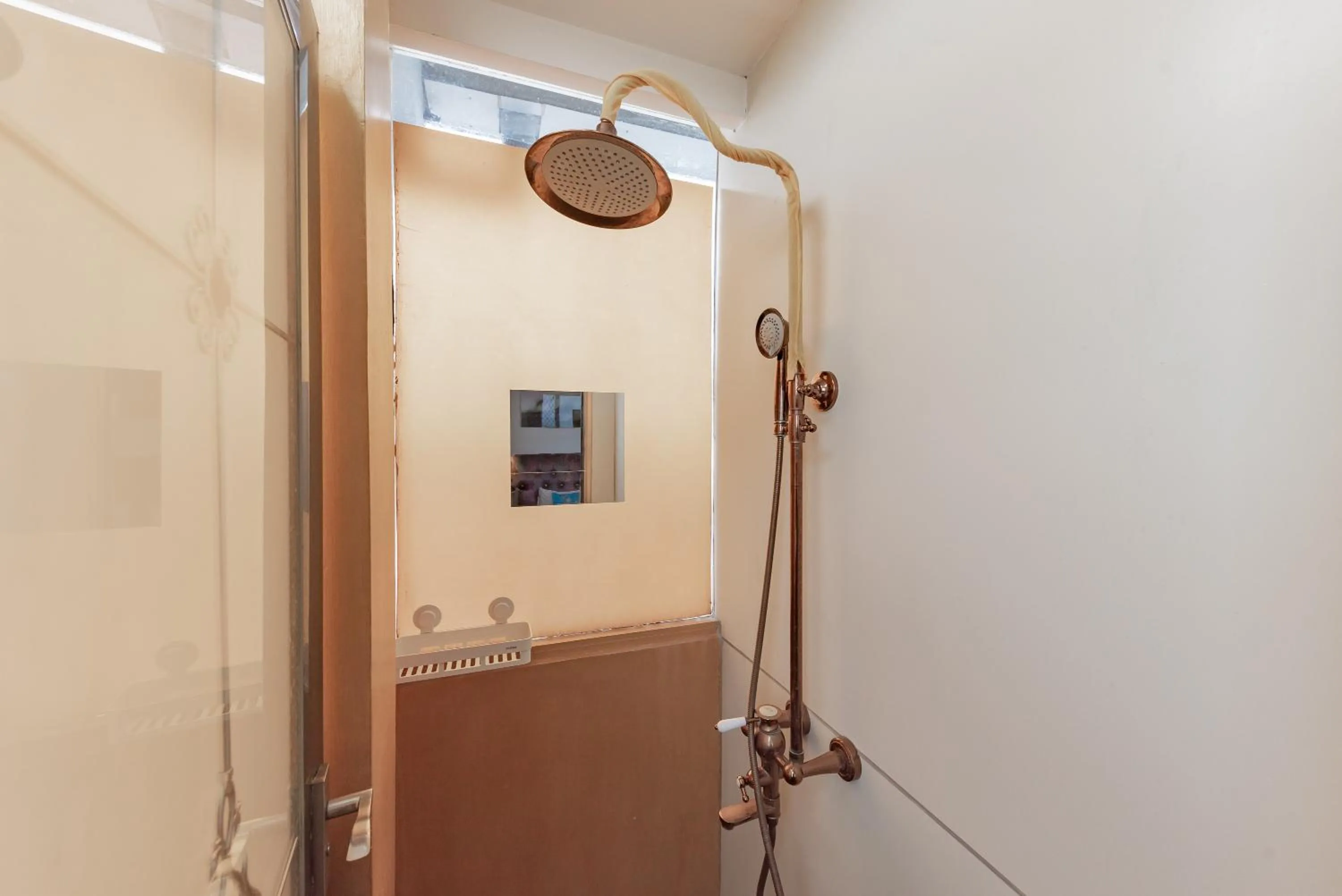 Bathroom in Sans Vibes Diemdi Kiaracondoong Bandung