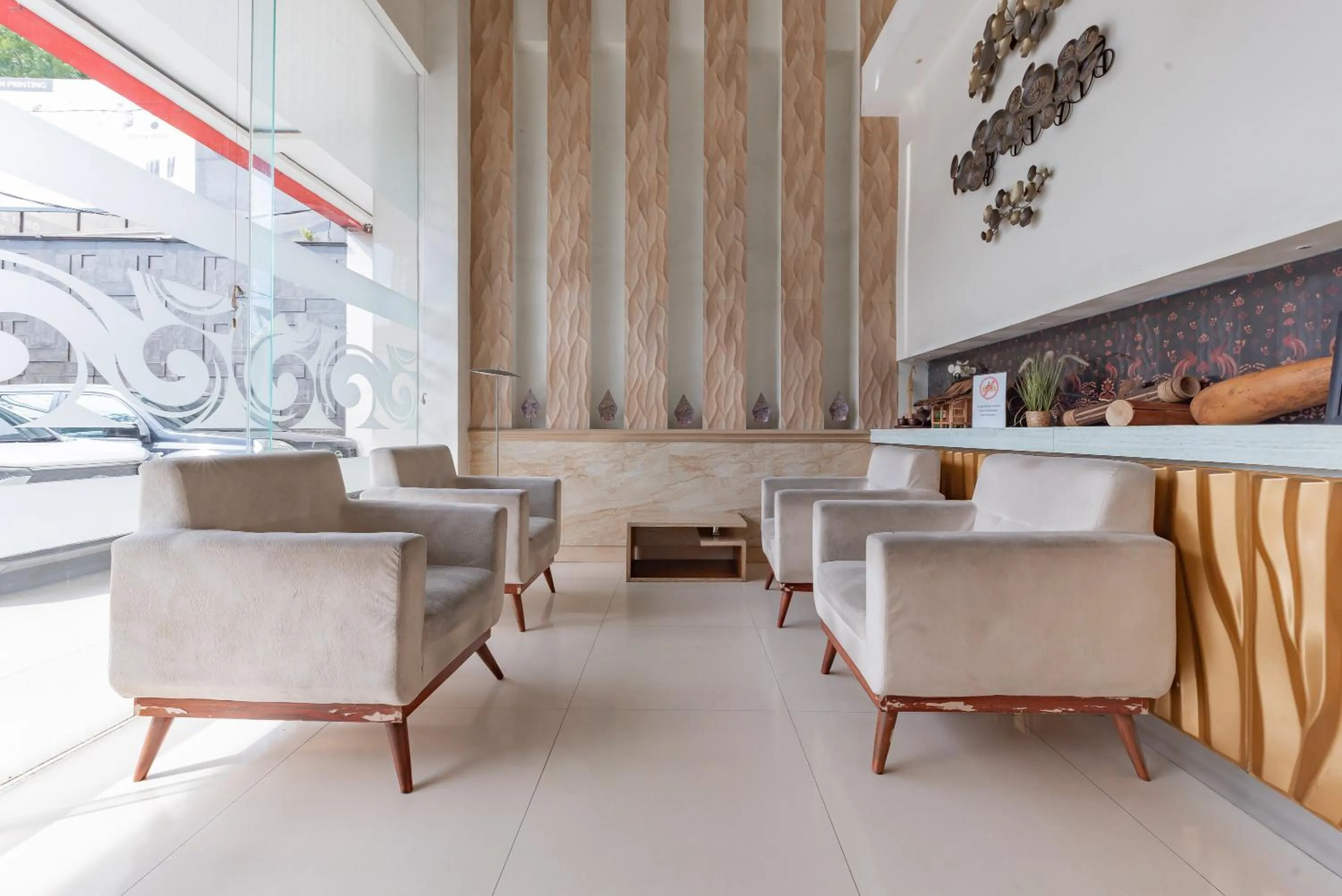 Lobby or reception in Sans Vibes Diemdi Kiaracondoong Bandung