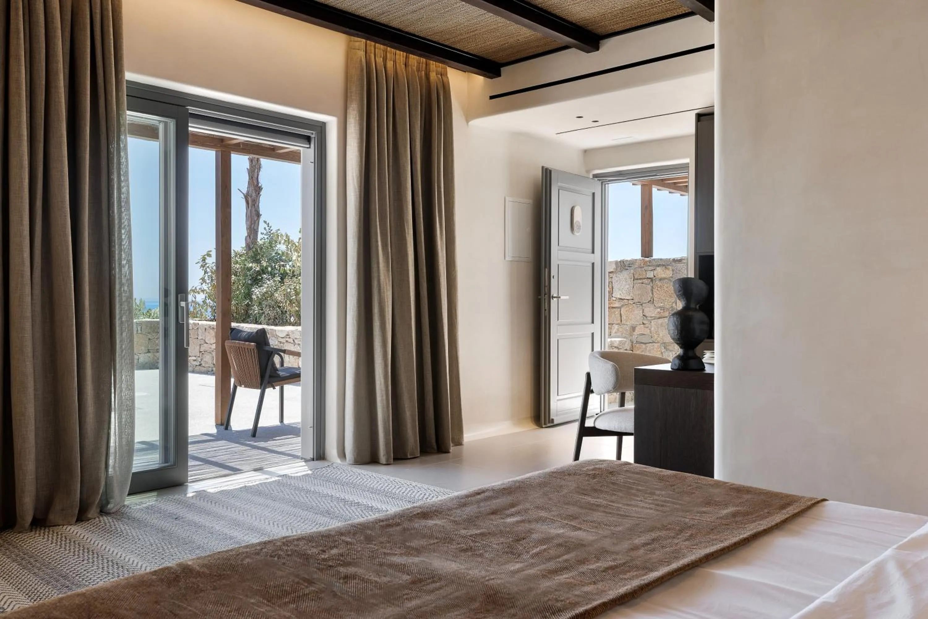 Bed in Maximus Mykonos