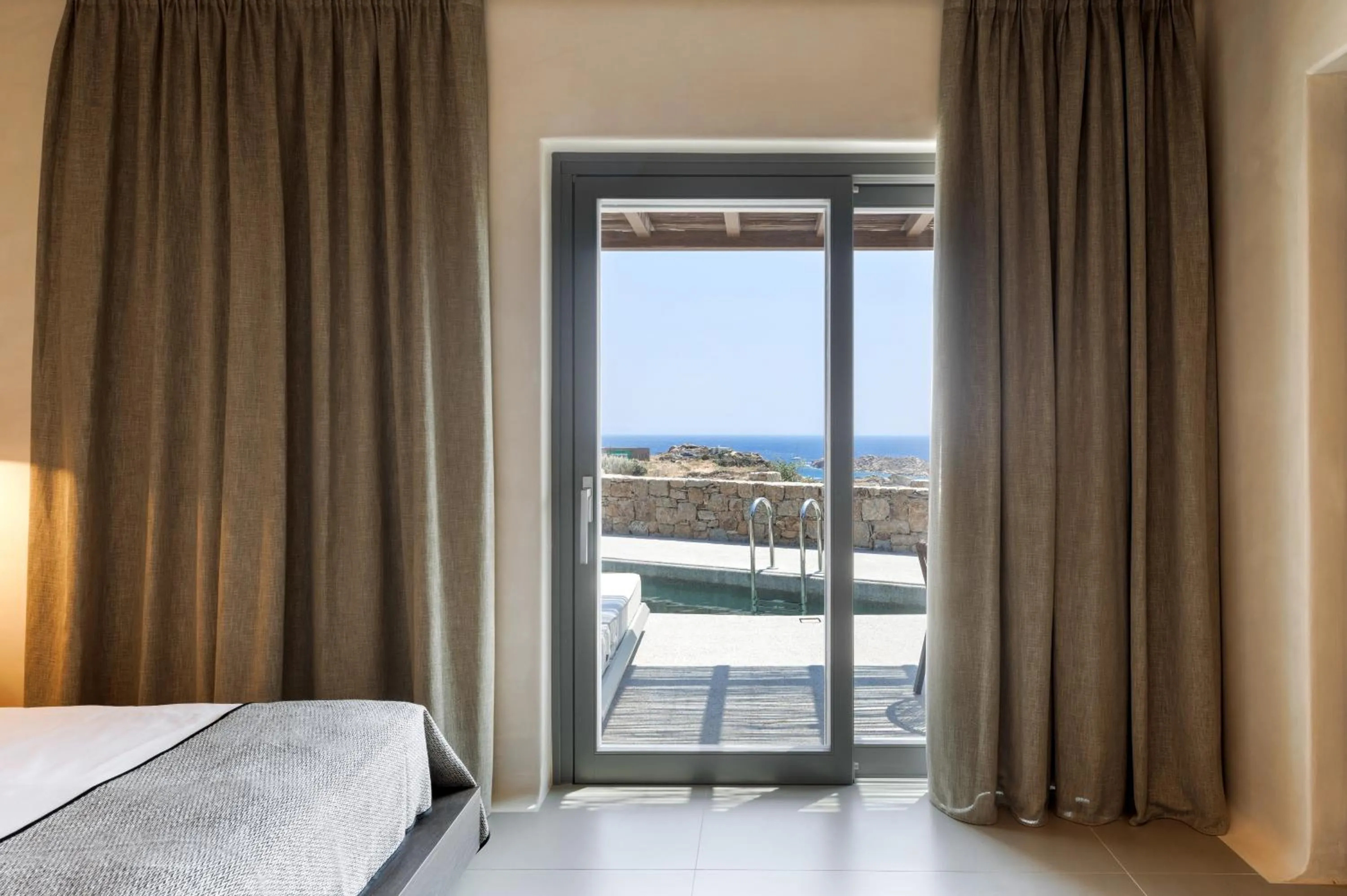 Bed in Maximus Mykonos