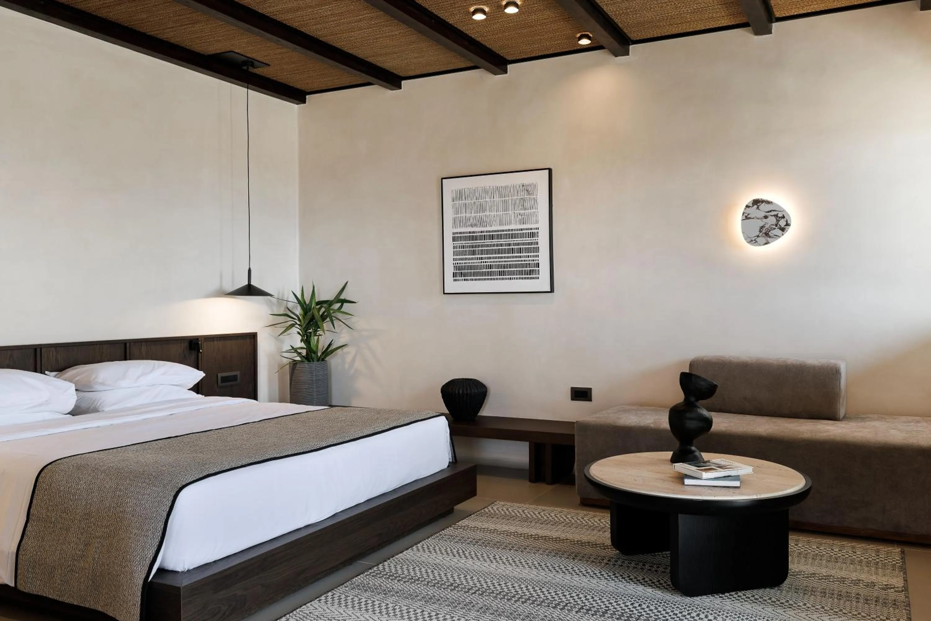 Bed in Maximus Mykonos