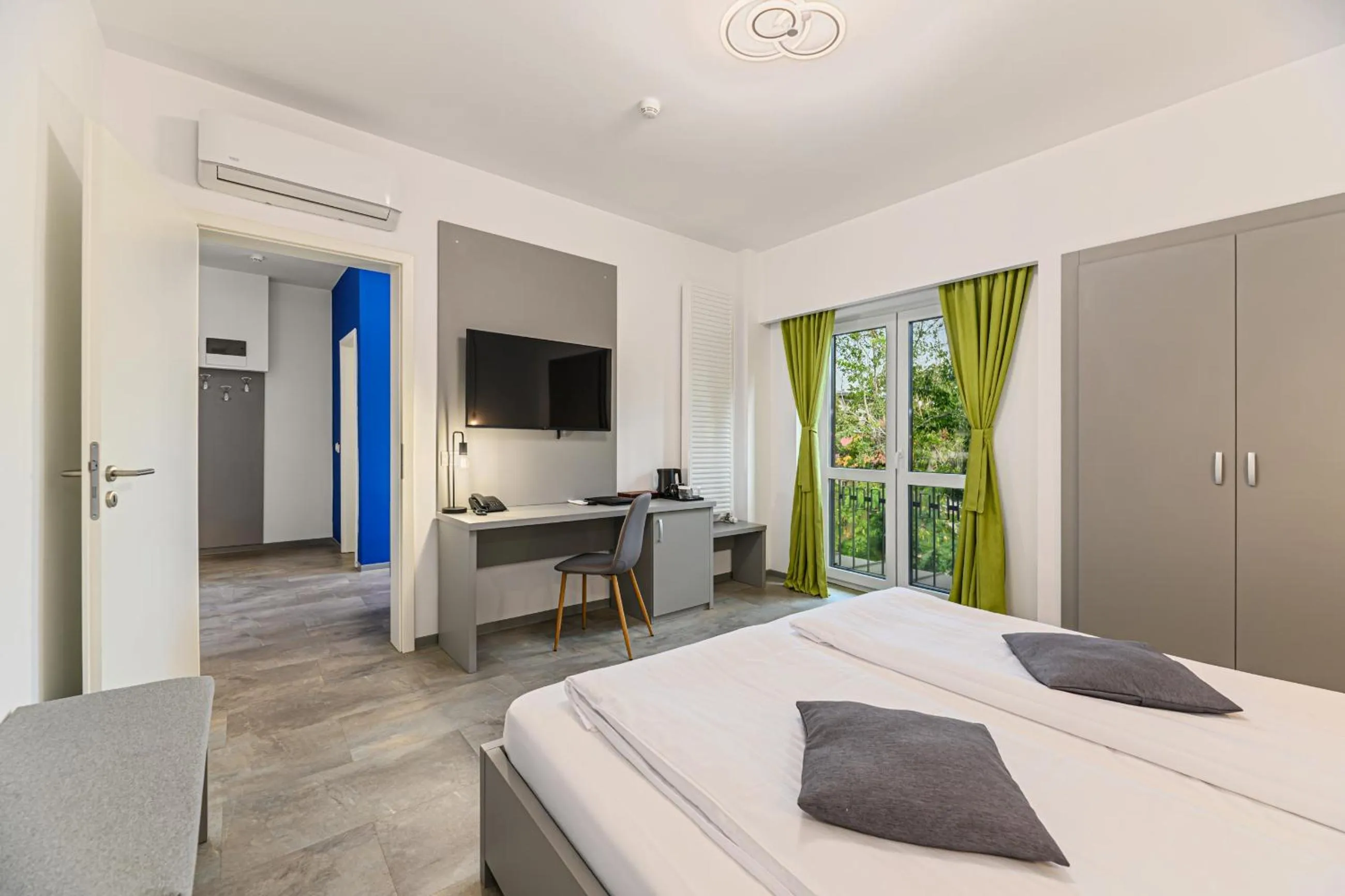 Bed in Johann Strauss Hotel