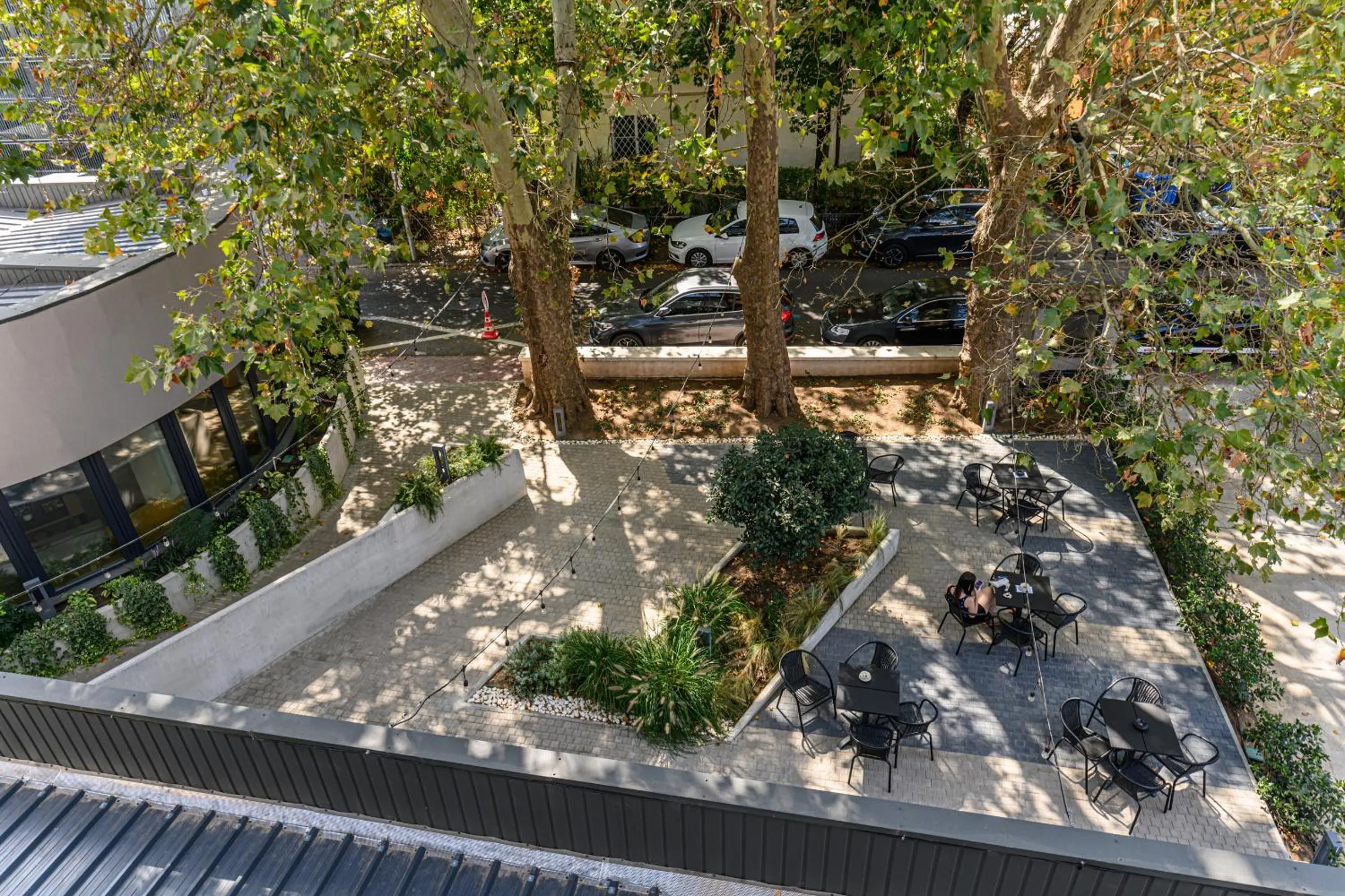 Restaurant/places to eat in Johann Strauss Hotel