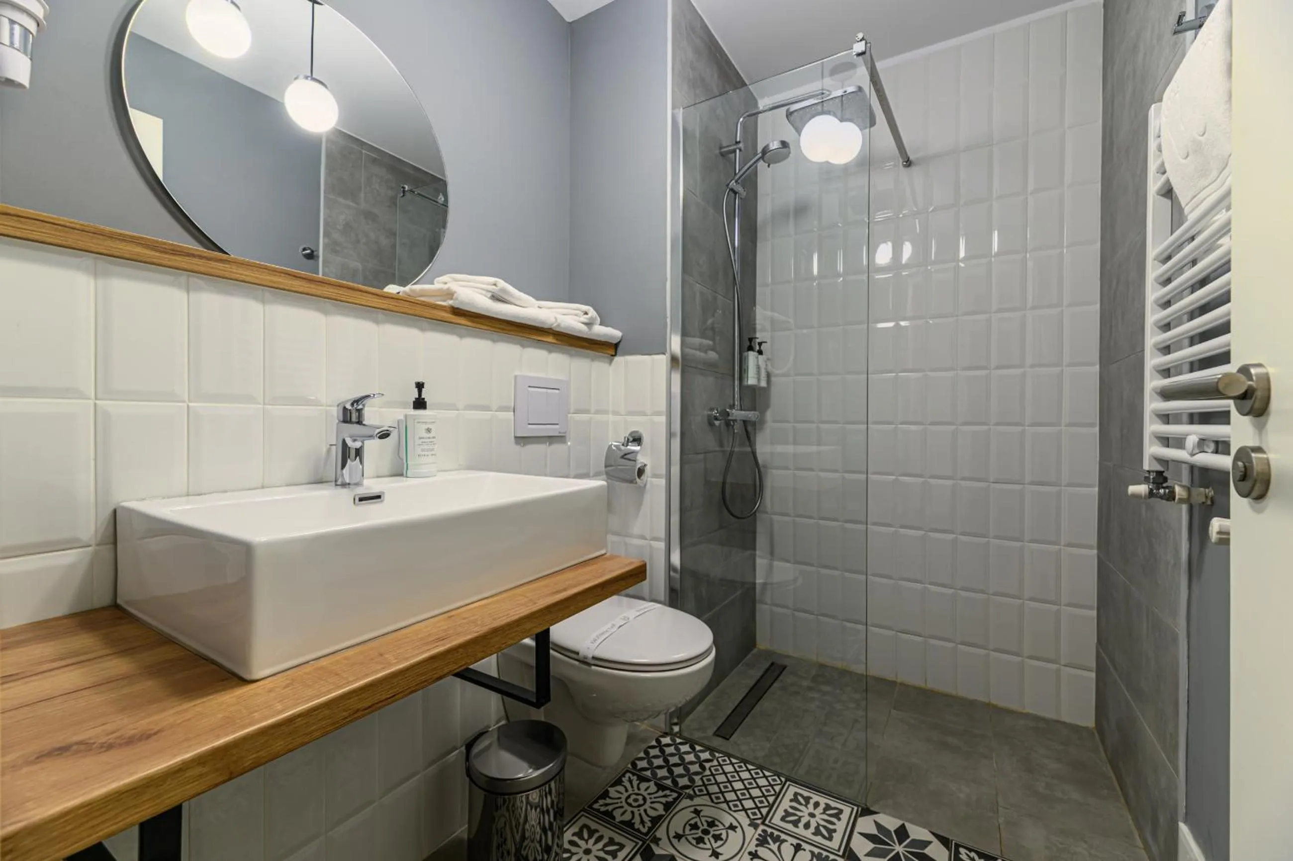 Shower in Johann Strauss Hotel