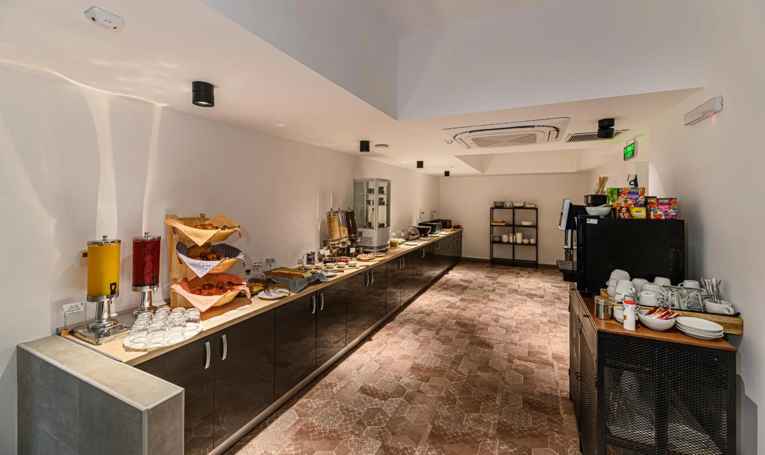 Breakfast in Johann Strauss Hotel