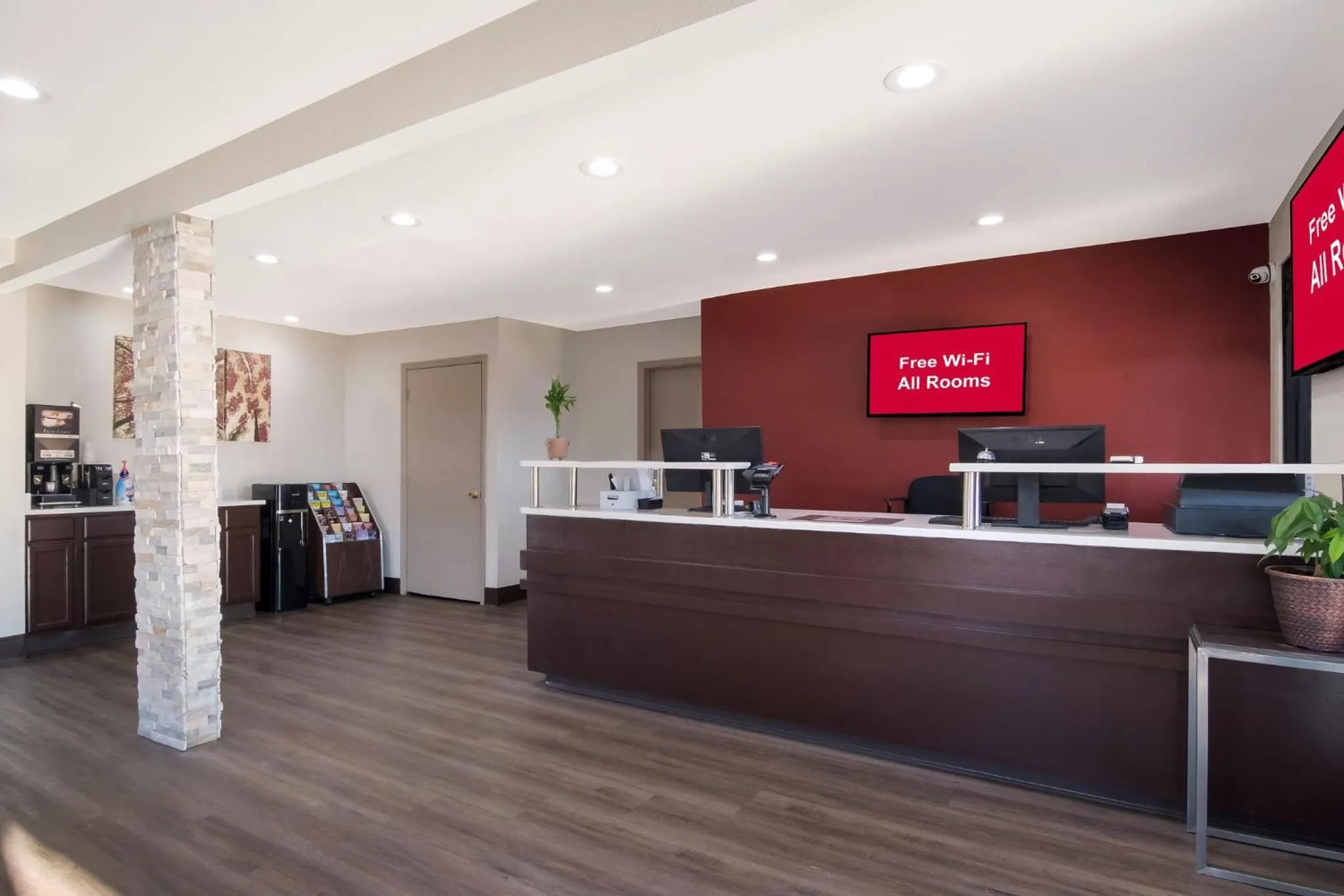 Lobby or reception in Red Roof Inn Rocky Mount - Battleboro