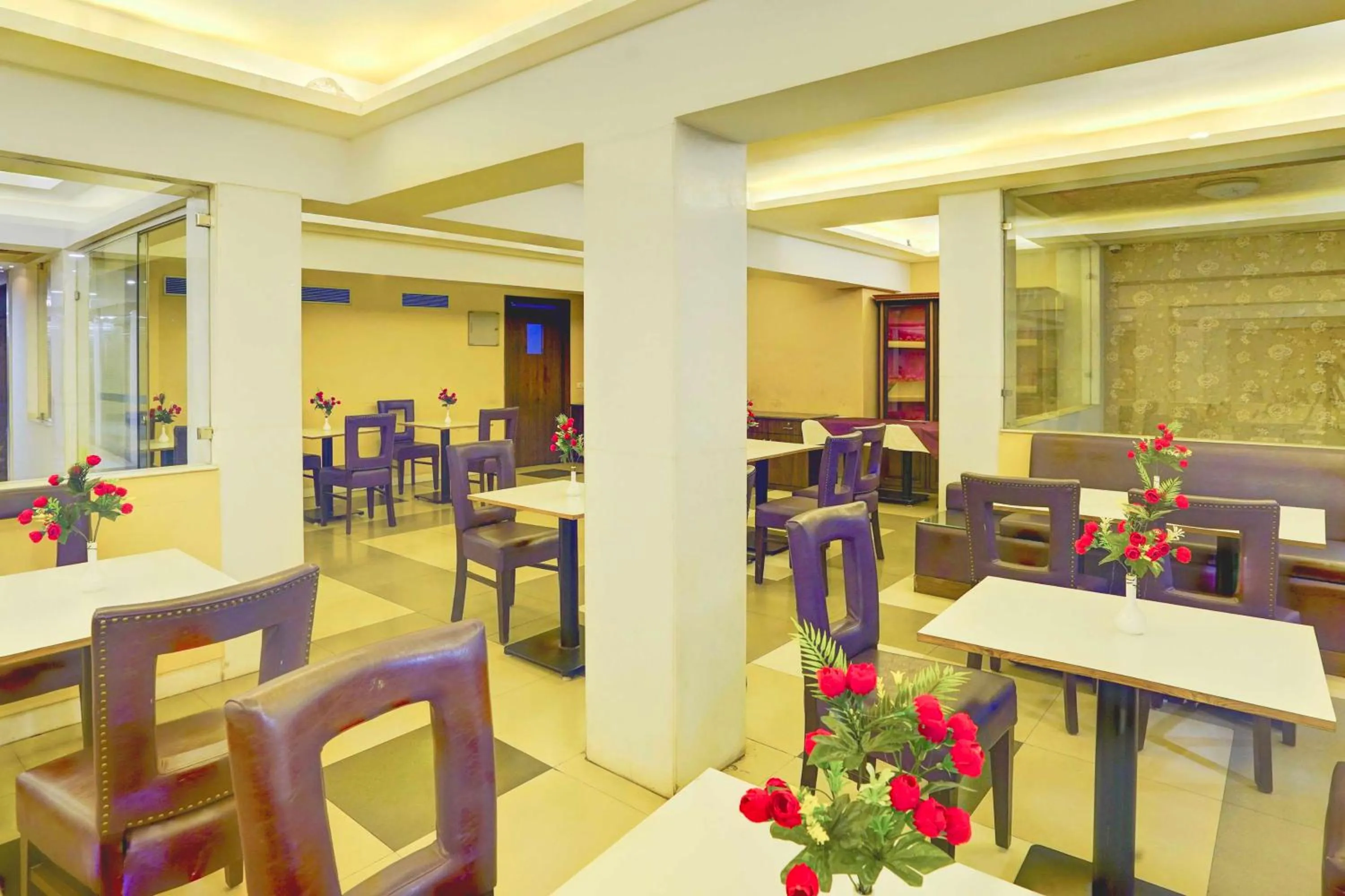 Restaurant/places to eat in Palette Hotel Nisarga by Sunday Bhopal