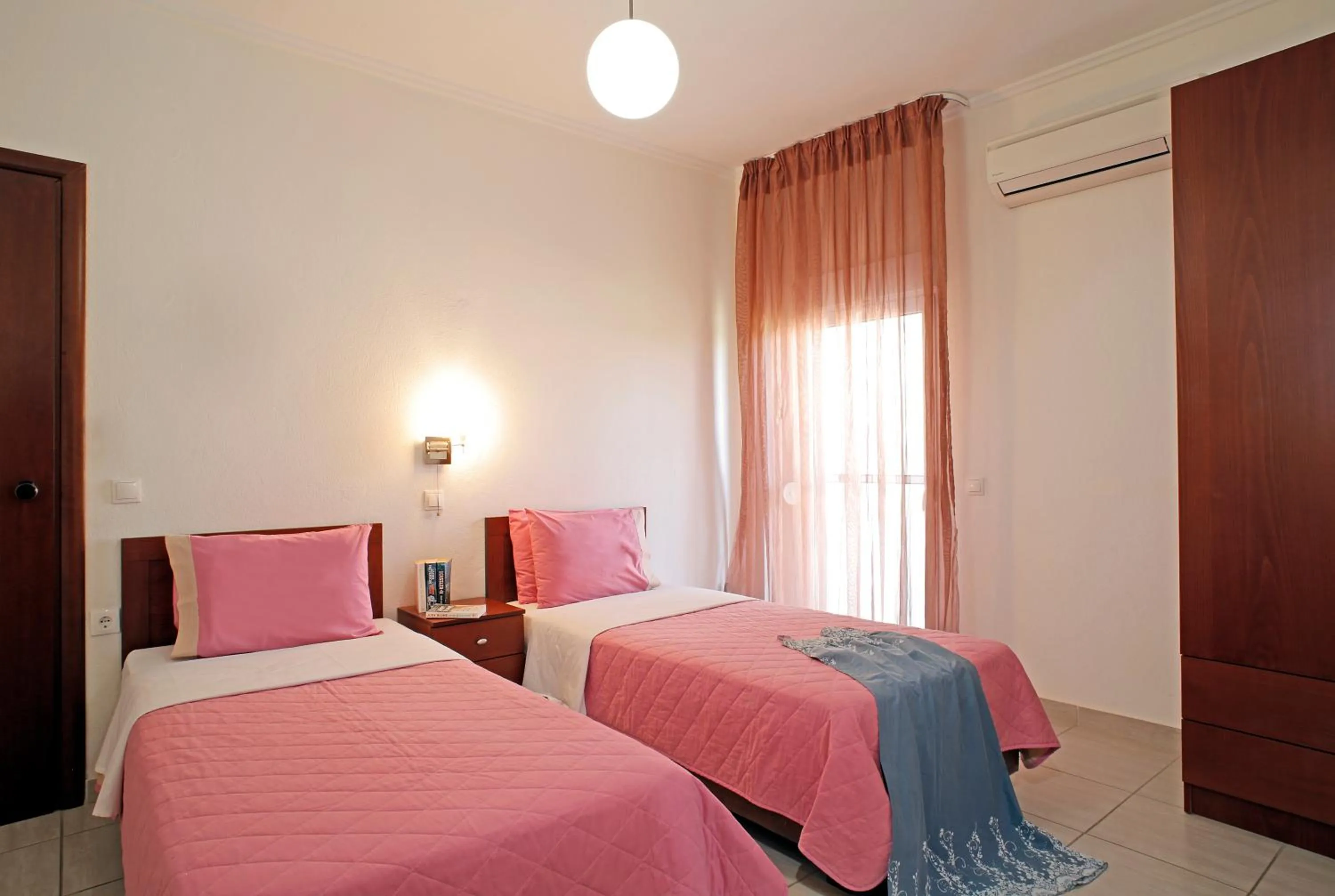 Bedroom, Bed in Stratos Hotel