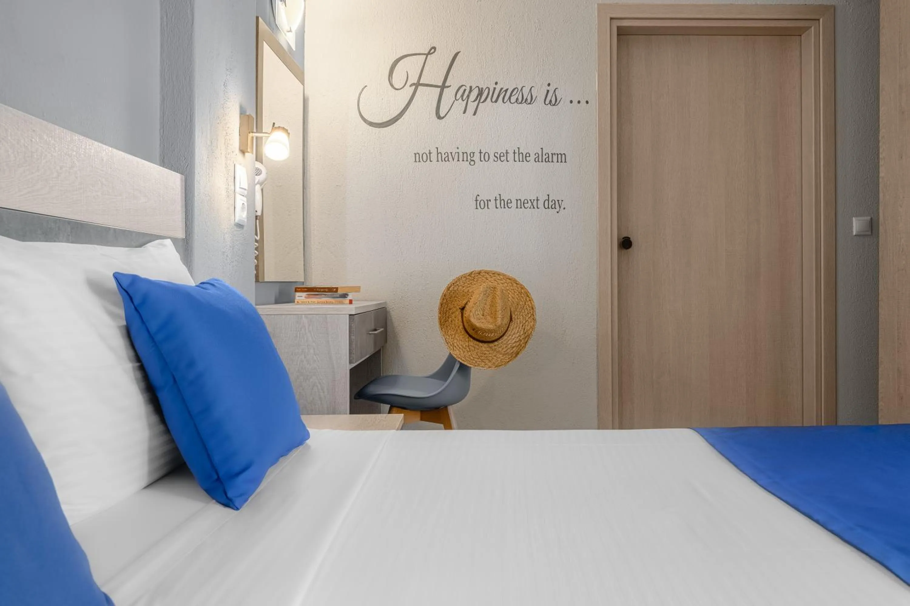 Bedroom, Bed in Stratos Hotel