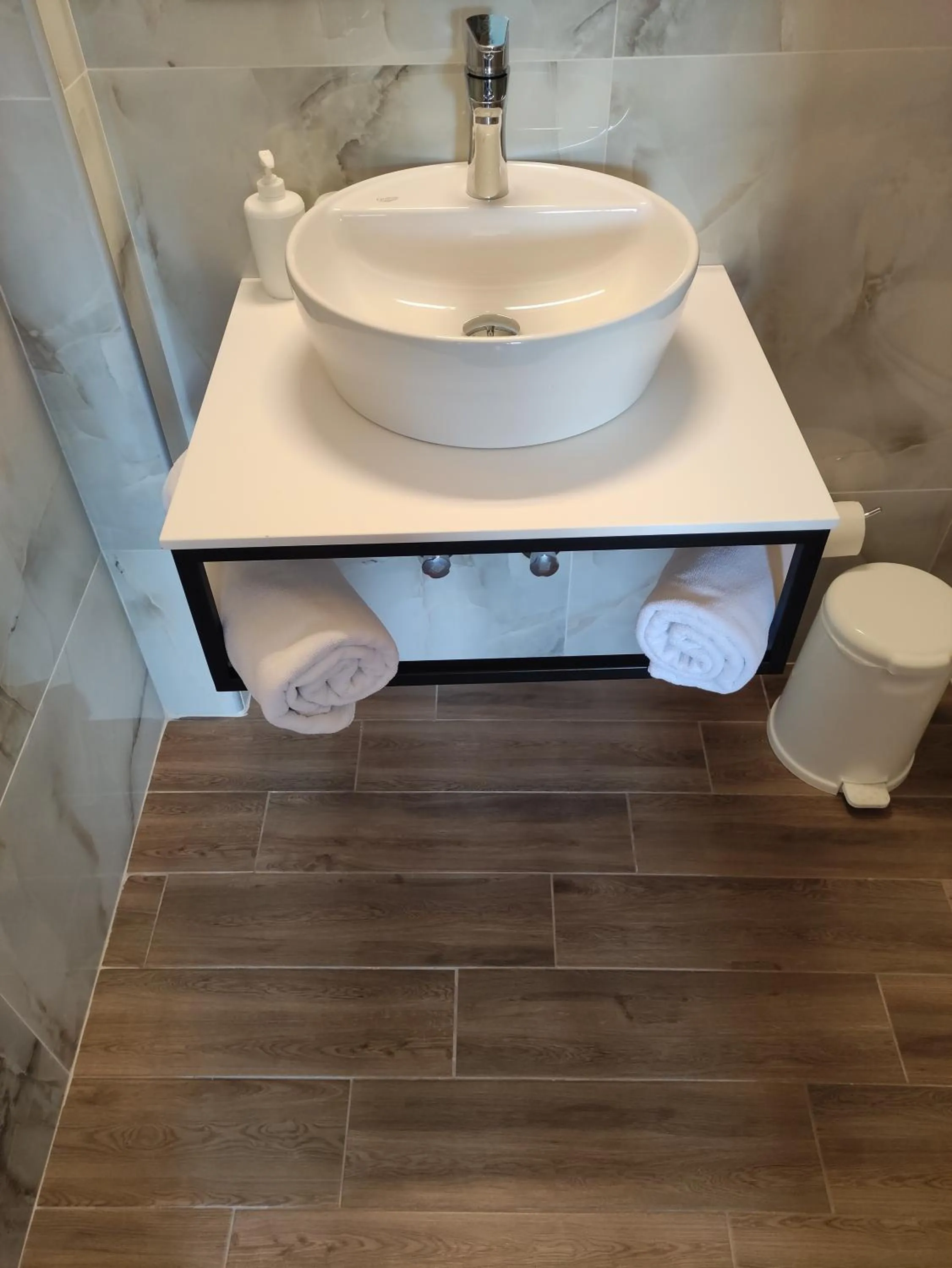 Bathroom in Stratos Hotel