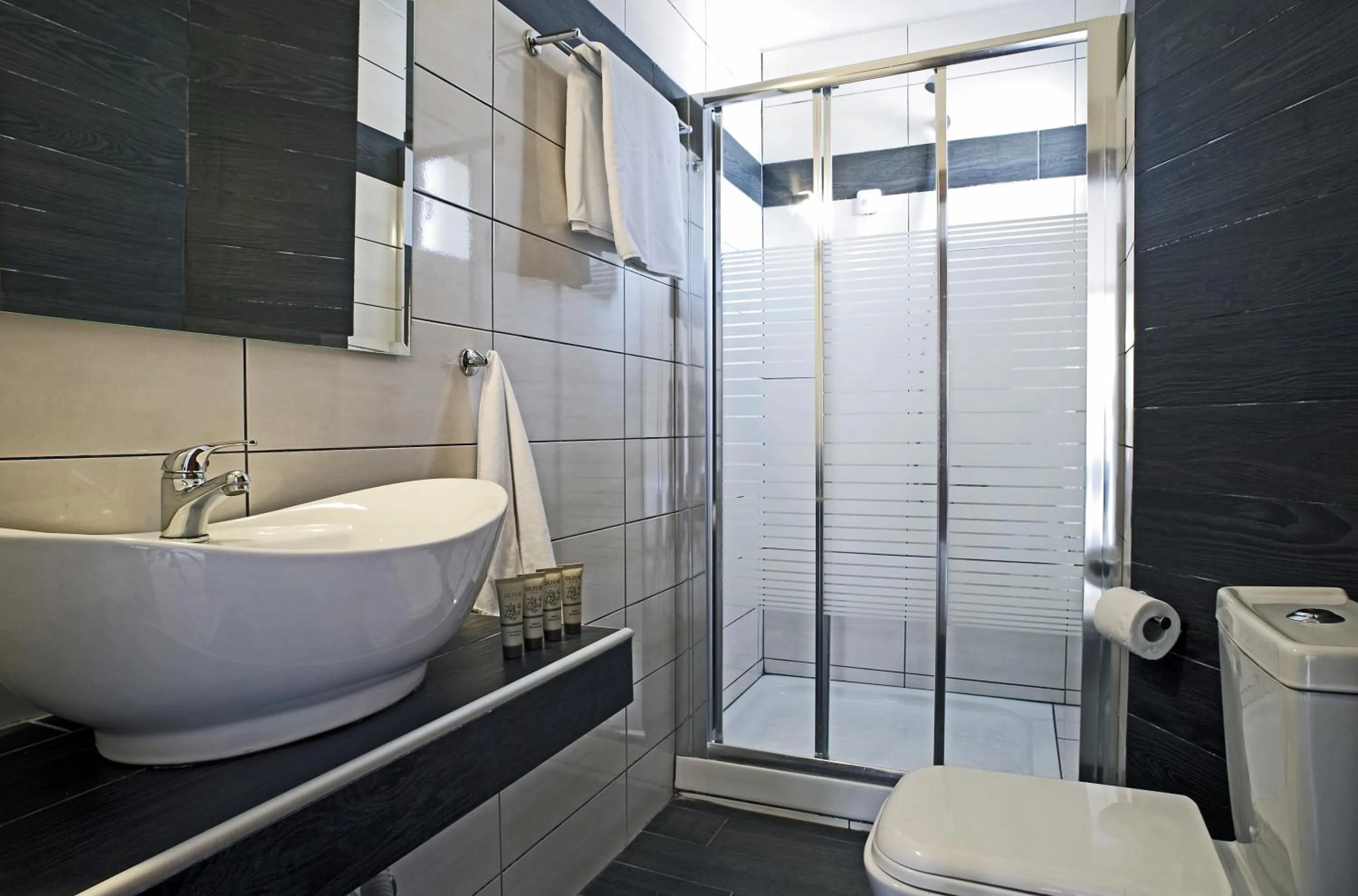 Bathroom in Stratos Hotel