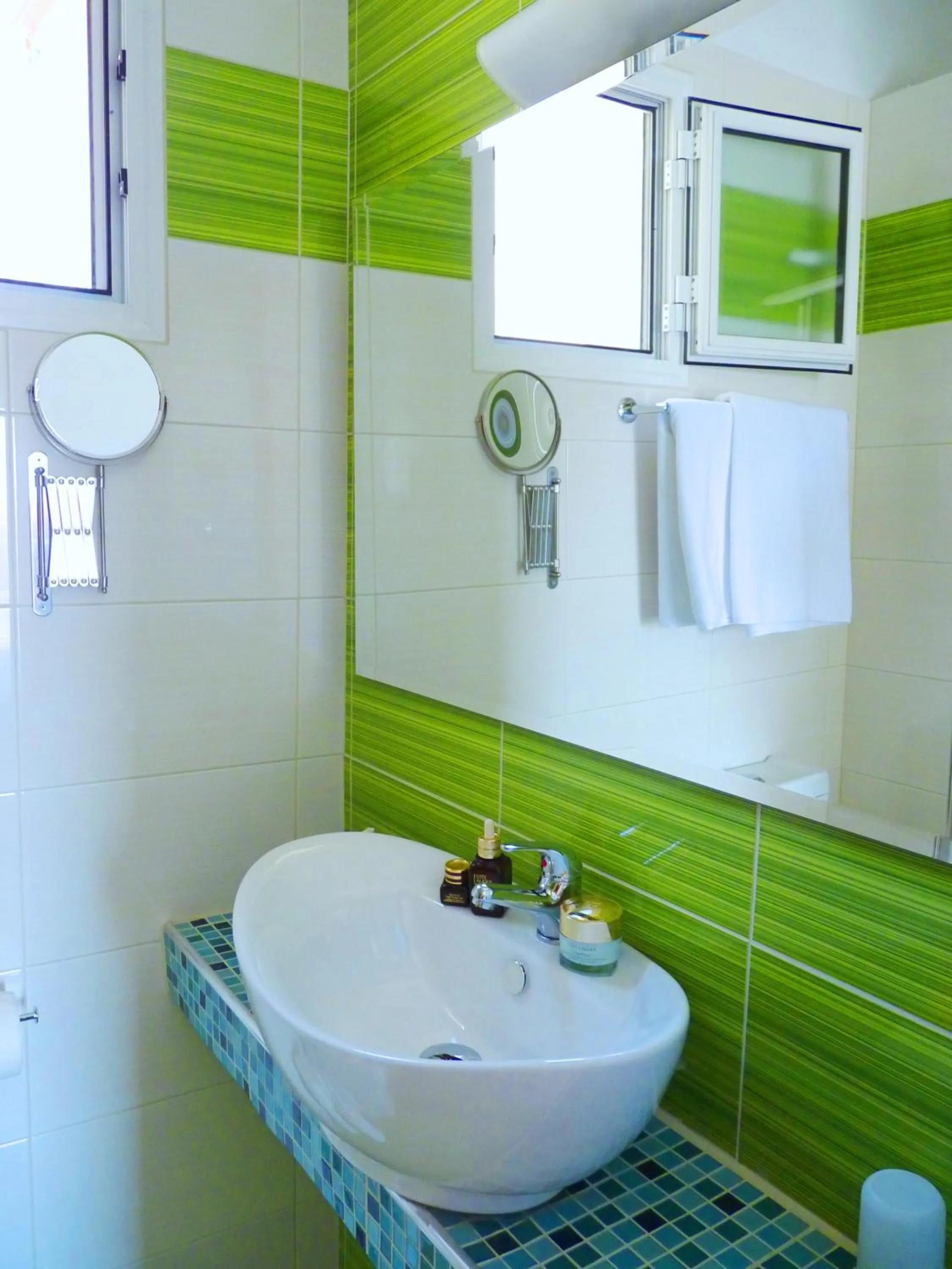 Bathroom in Stratos Hotel