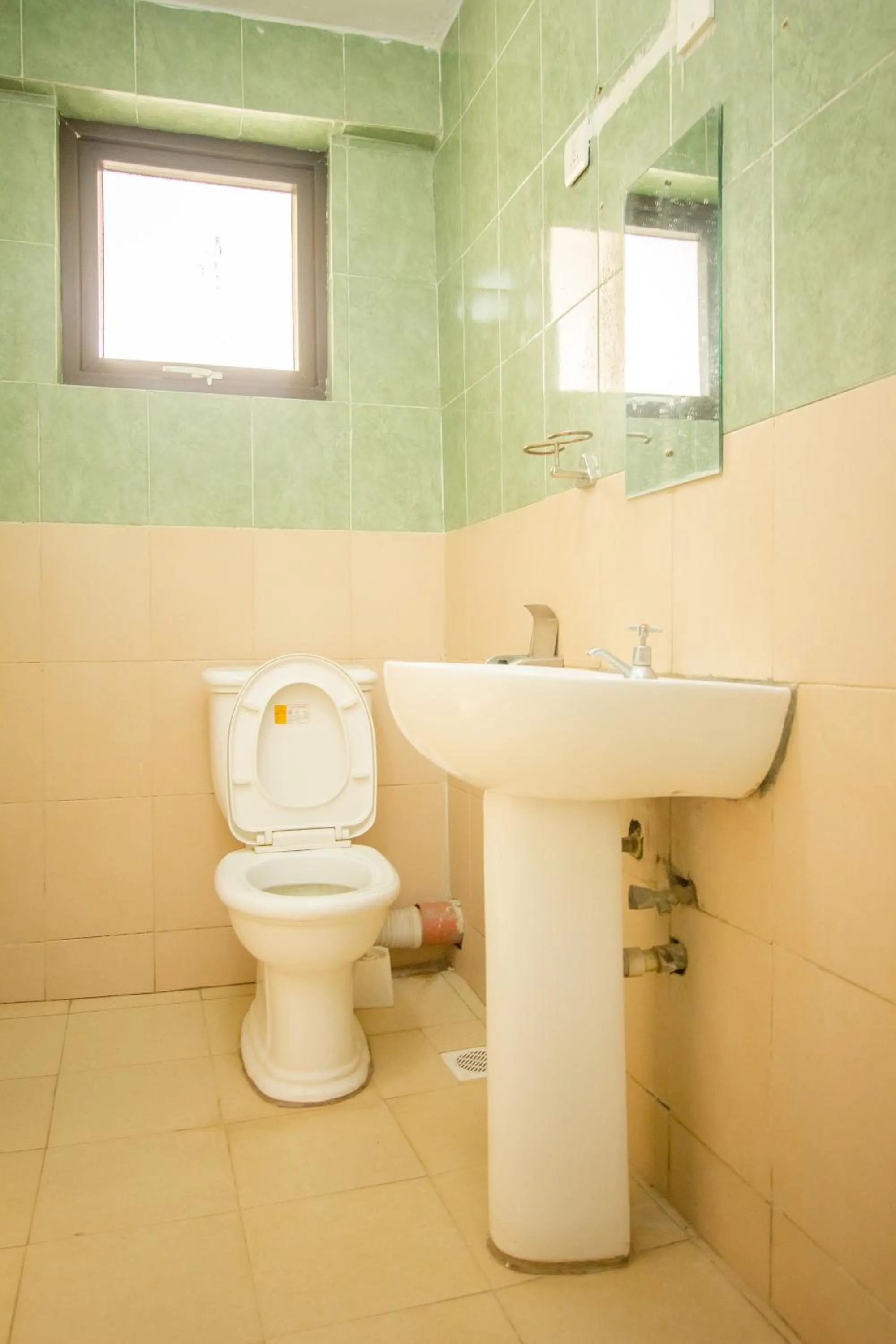 Toilet in Silver Bells Hotel