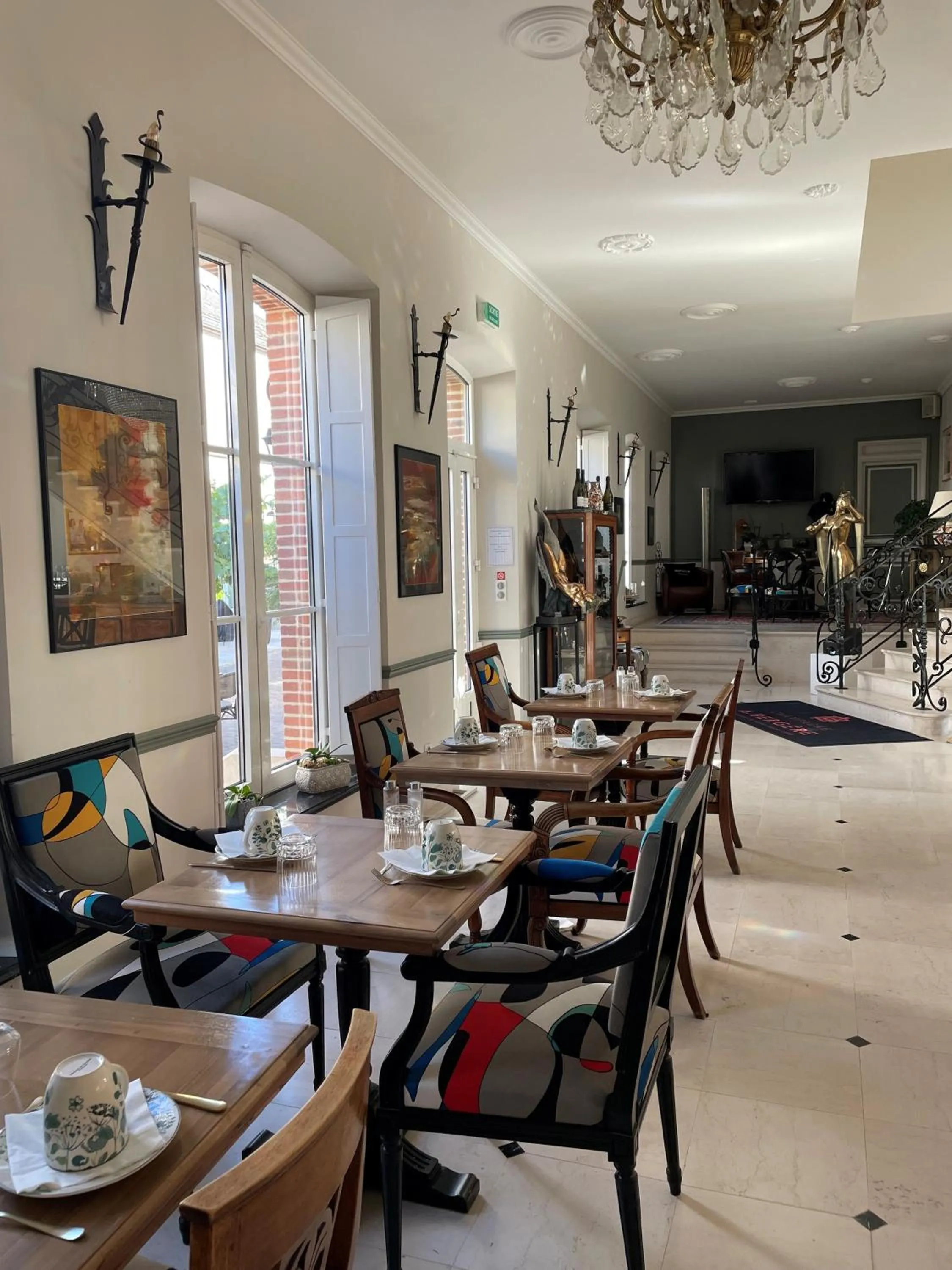 Property building in Champagne André Bergère & Suites