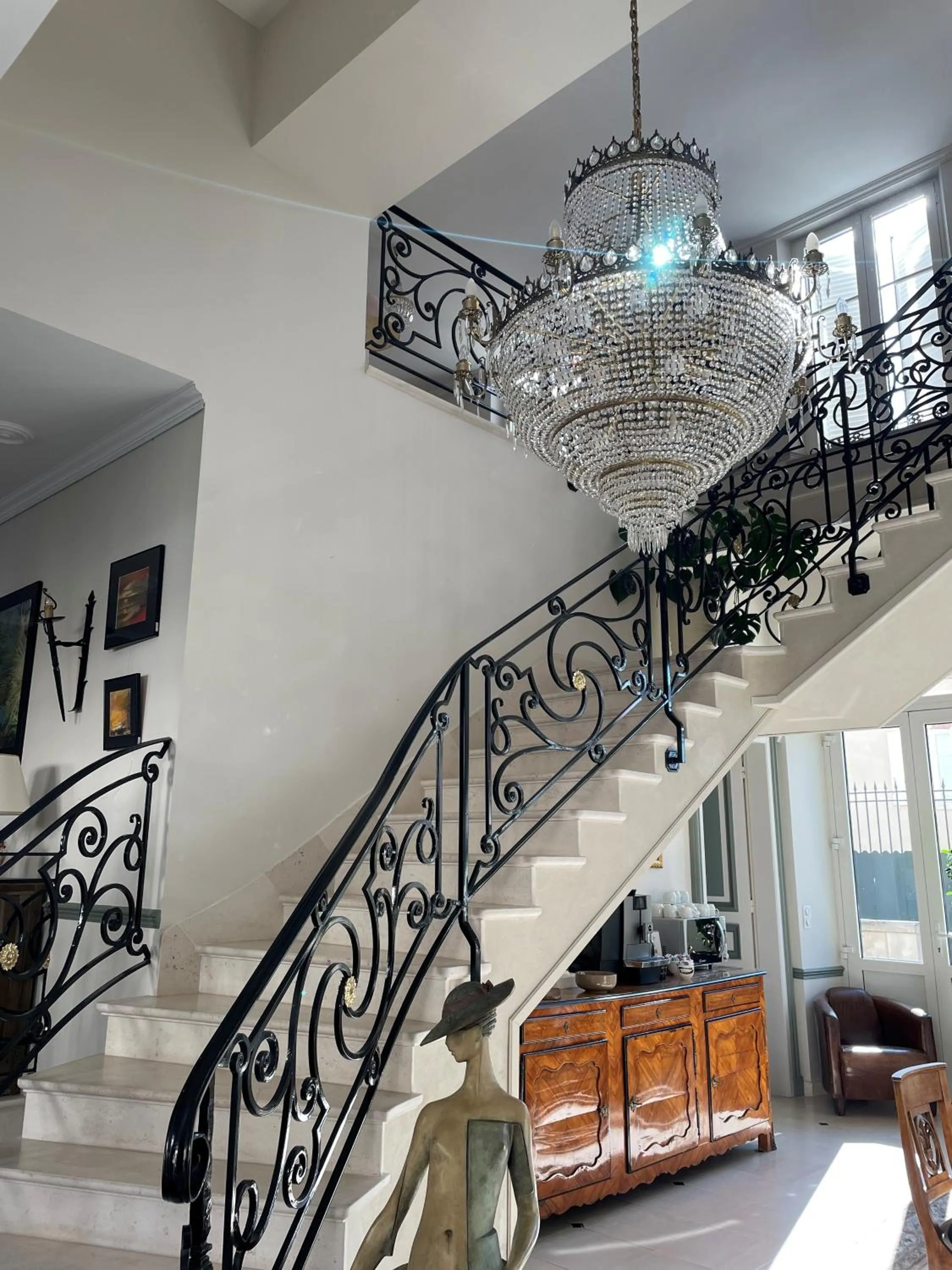 Property building in Champagne André Bergère & Suites