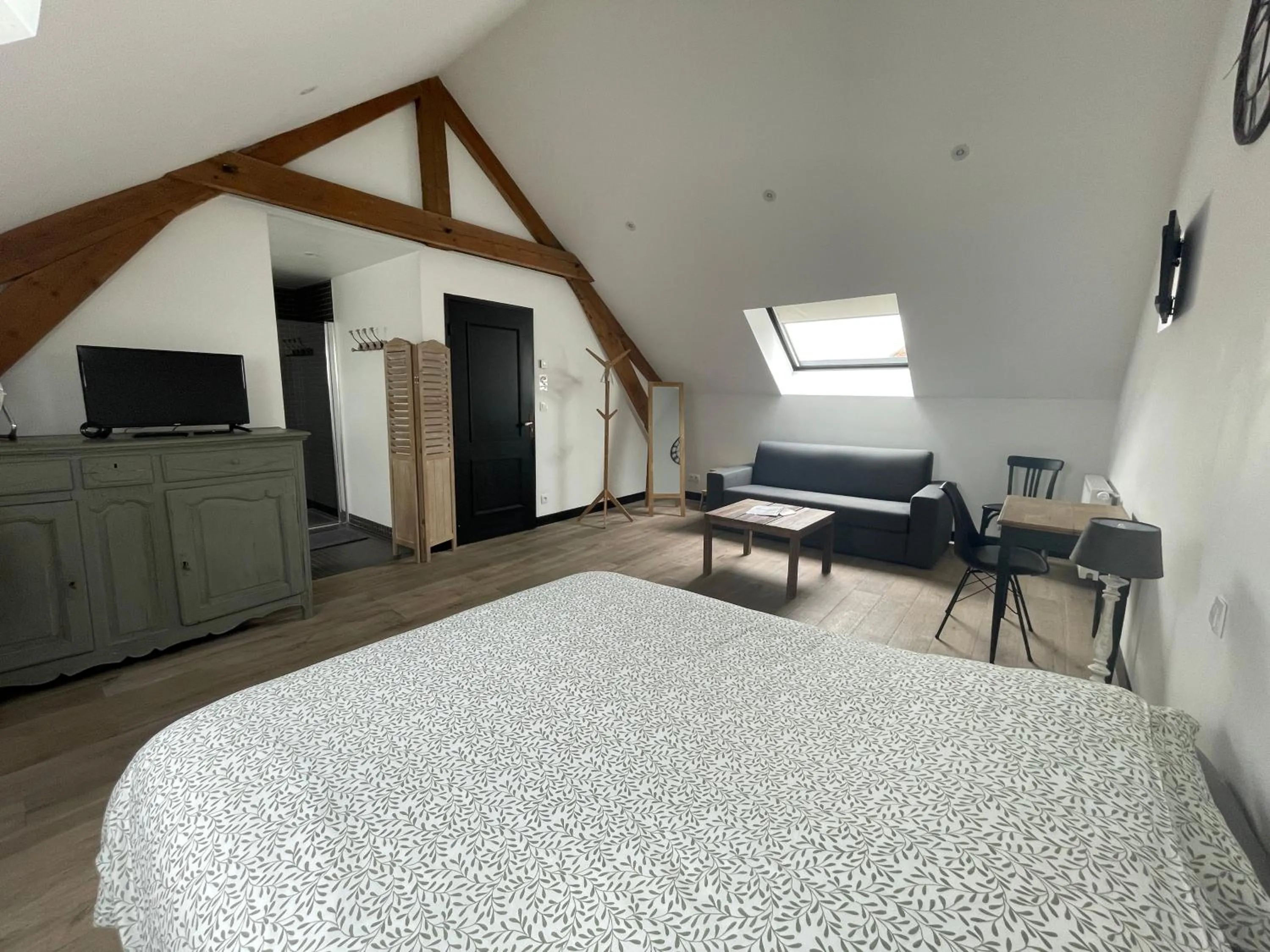 Photo of the whole room, Bed in La Grange De Salomé