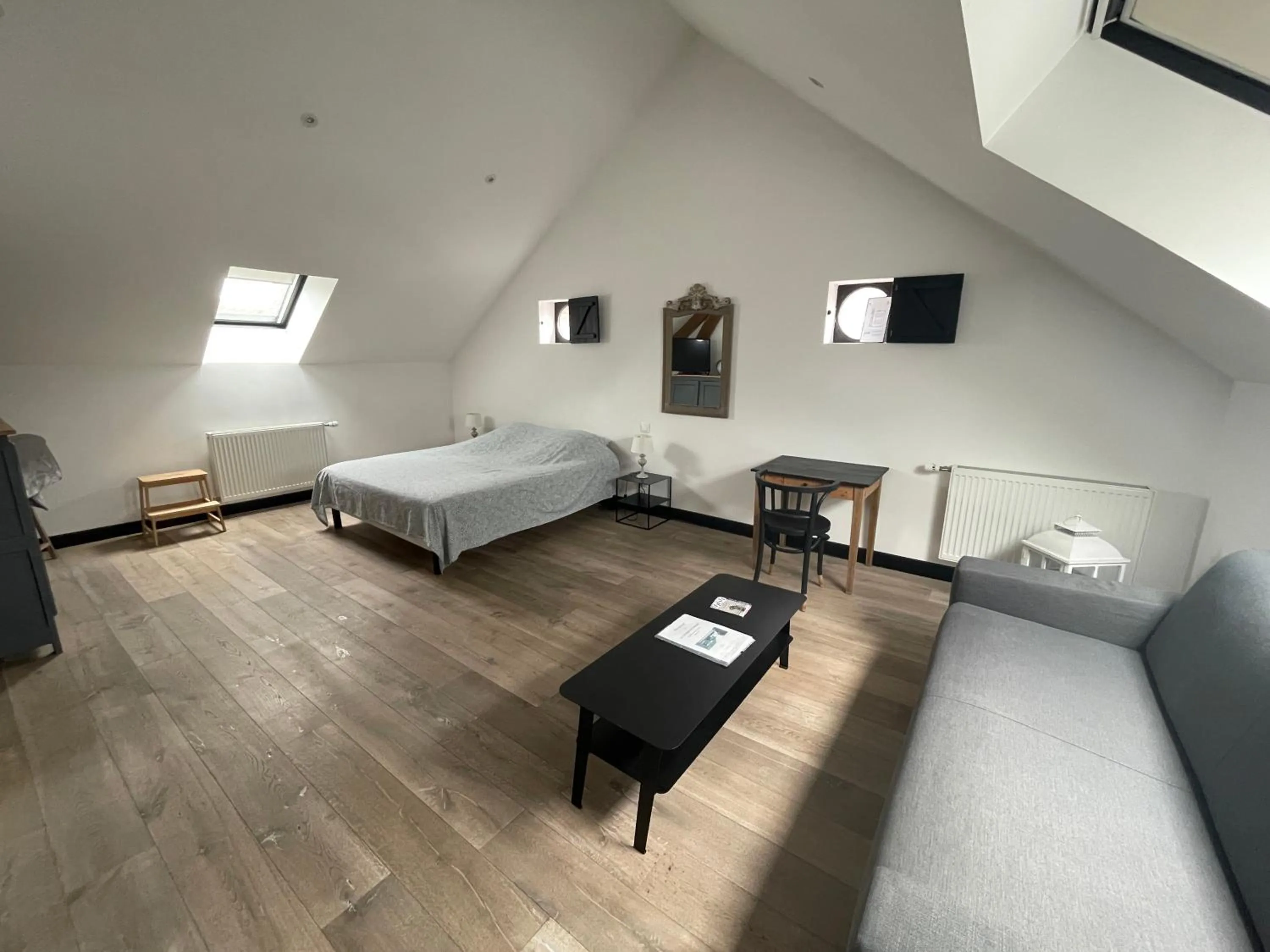 Photo of the whole room, Bed in La Grange De Salomé