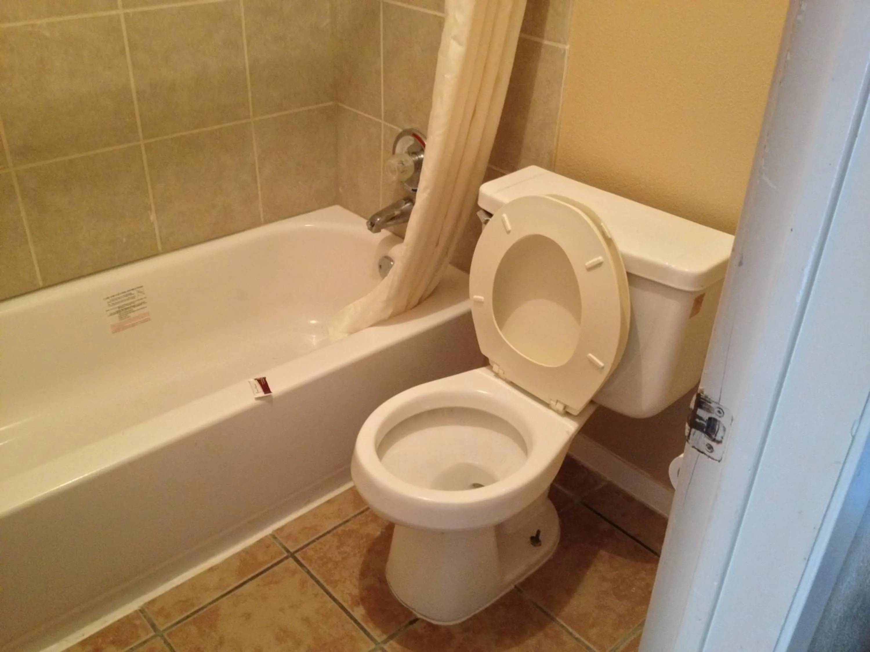 Bathroom in Austin Motor Inn