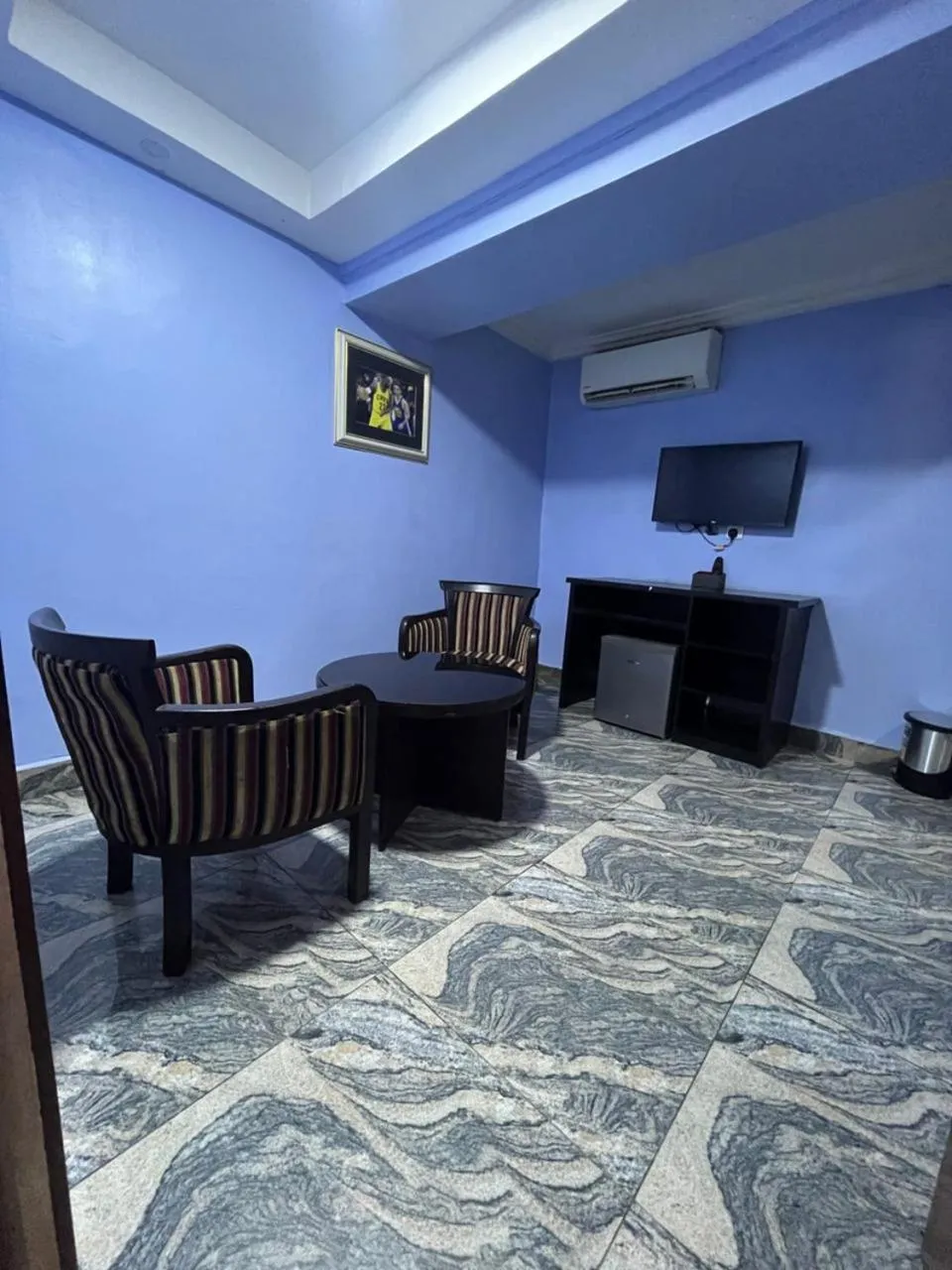 TV and multimedia in Aotel Hotels & Suites - Ojota