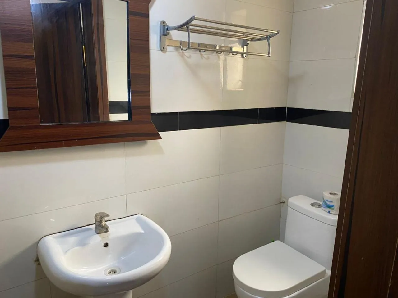 Toilet in Aotel Hotels & Suites - Ojota