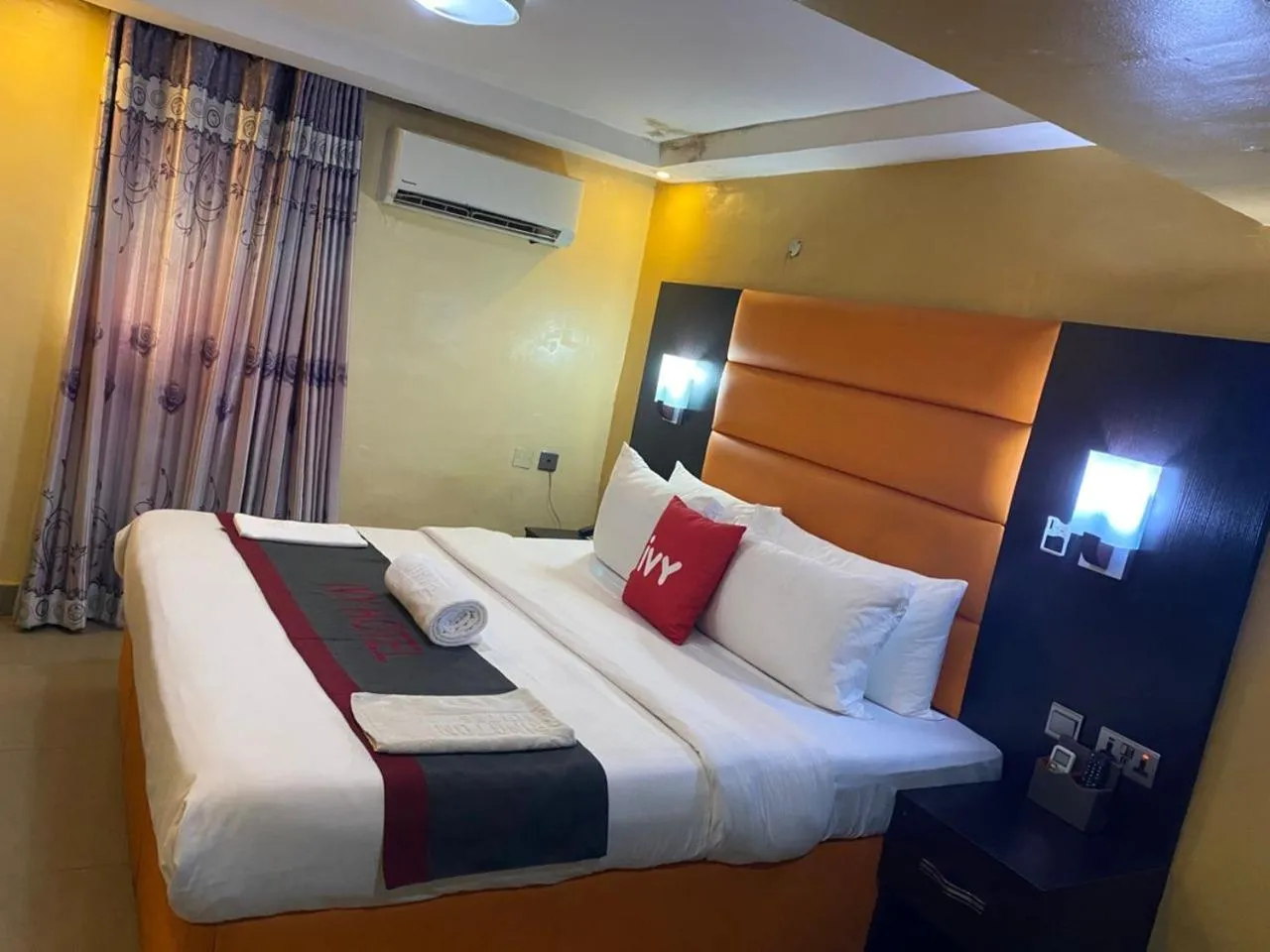 Bed in Aotel Hotels & Suites - Ojota
