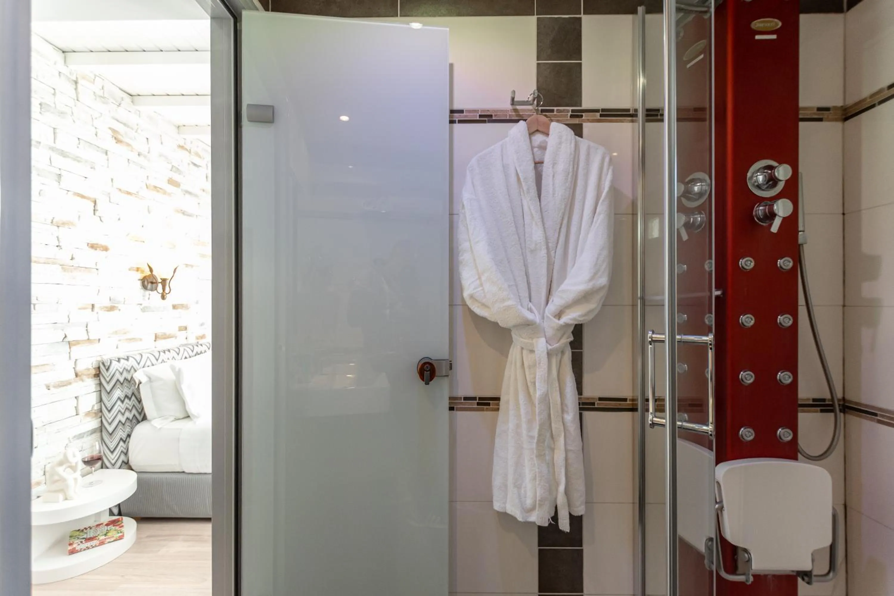 Shower in Galaxy Hotel Naxos