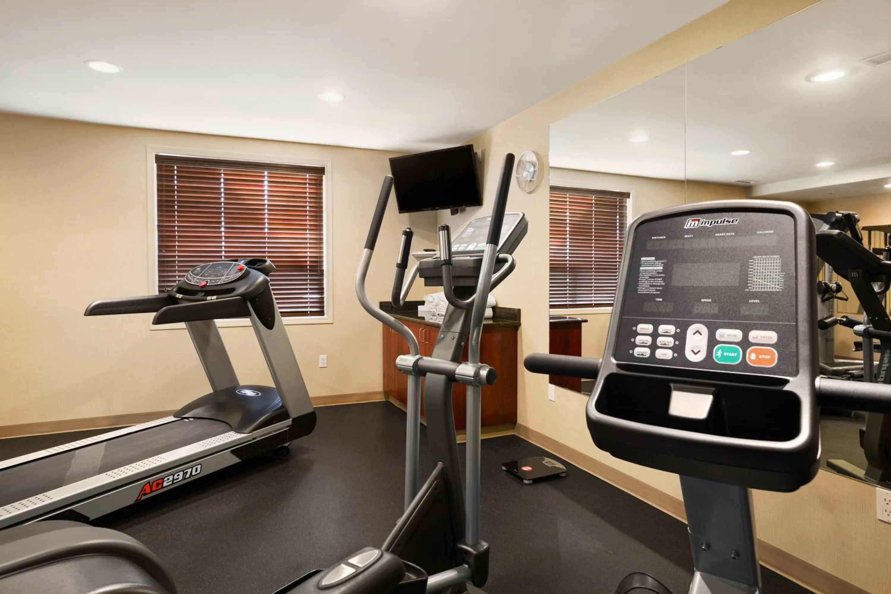 Fitness centre/facilities in Ramada by Wyndham Edson