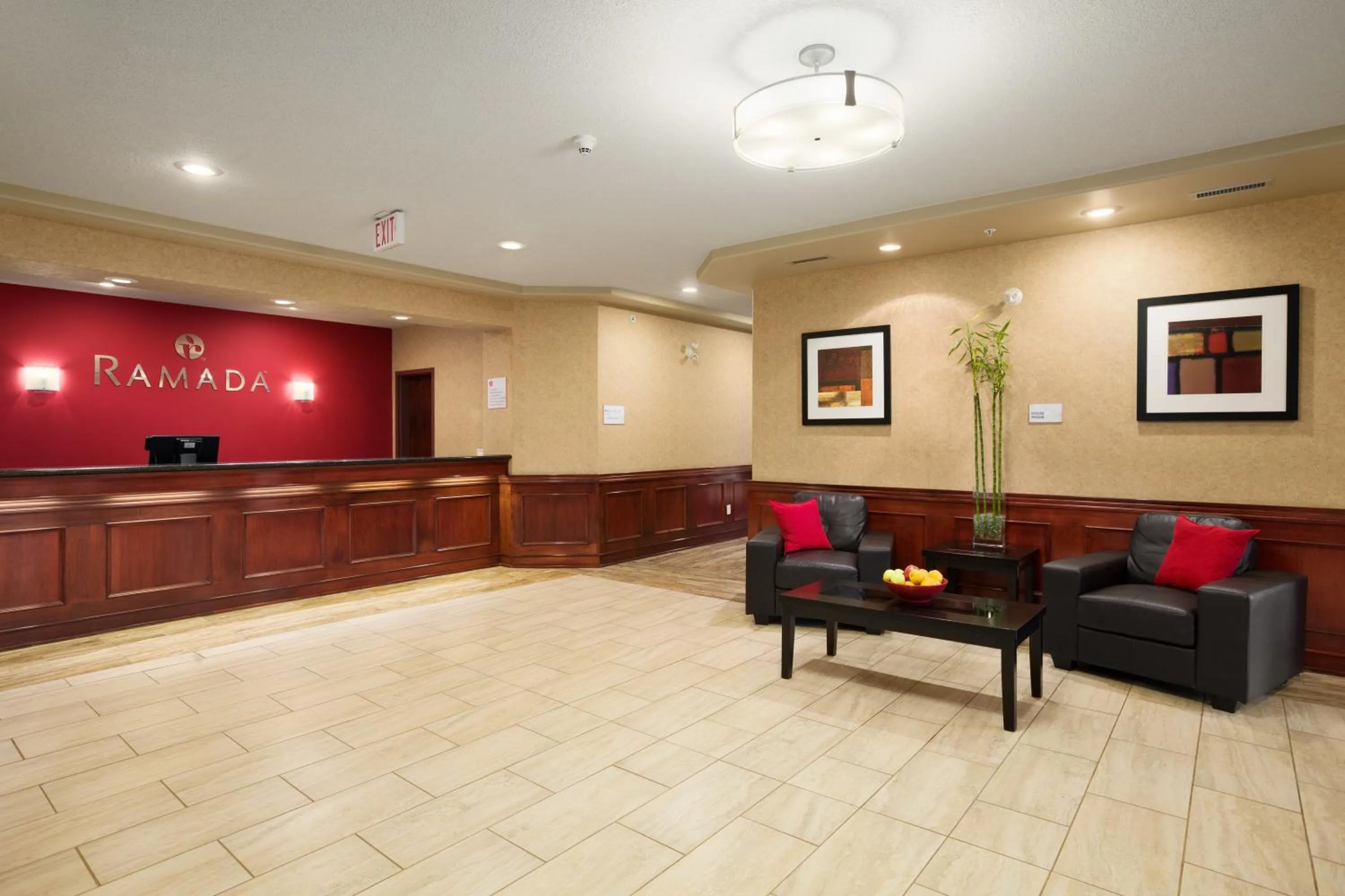 Lobby or reception in Ramada by Wyndham Edson