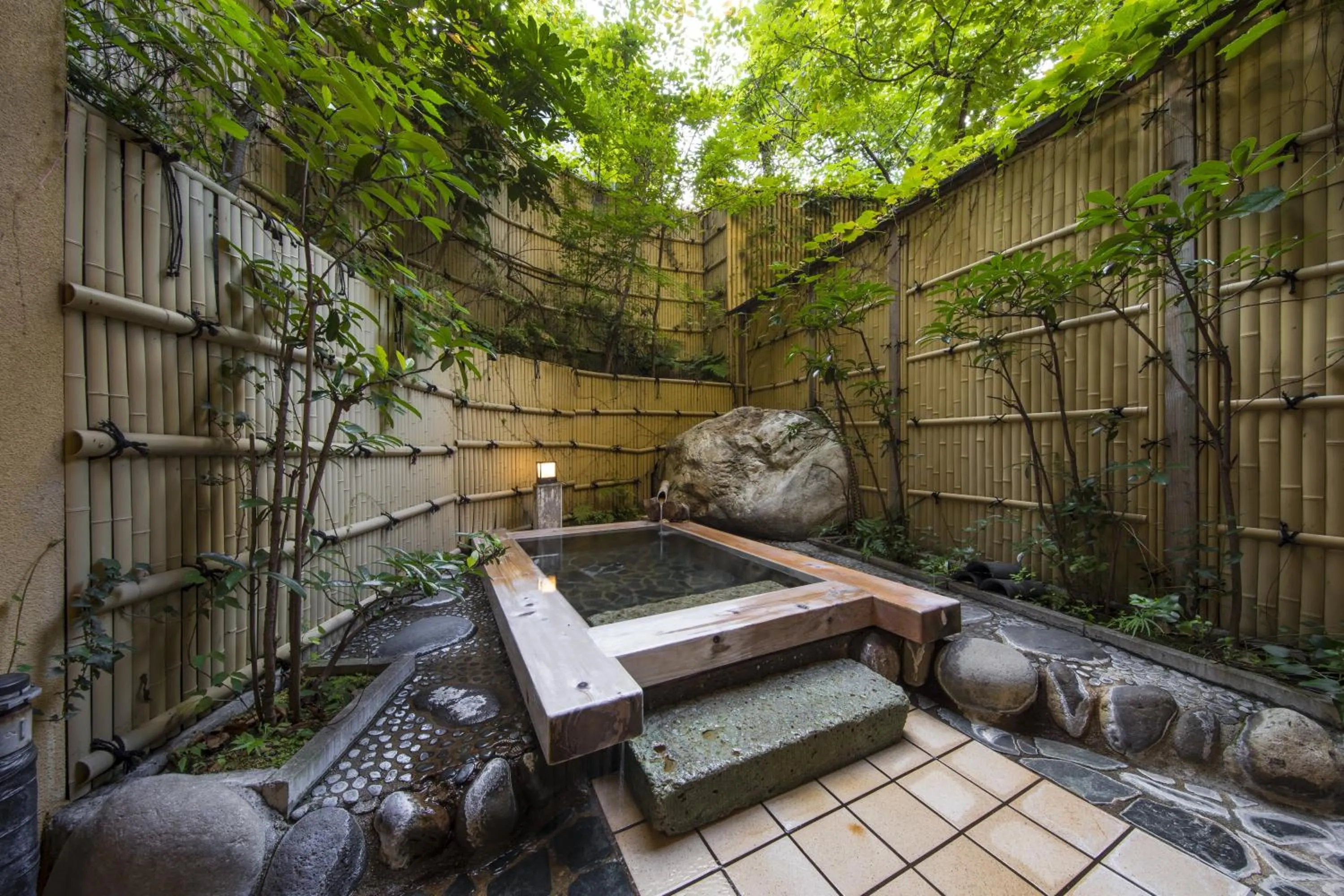 Hot Spring Bath in Hotel Shirakawa Yunokura