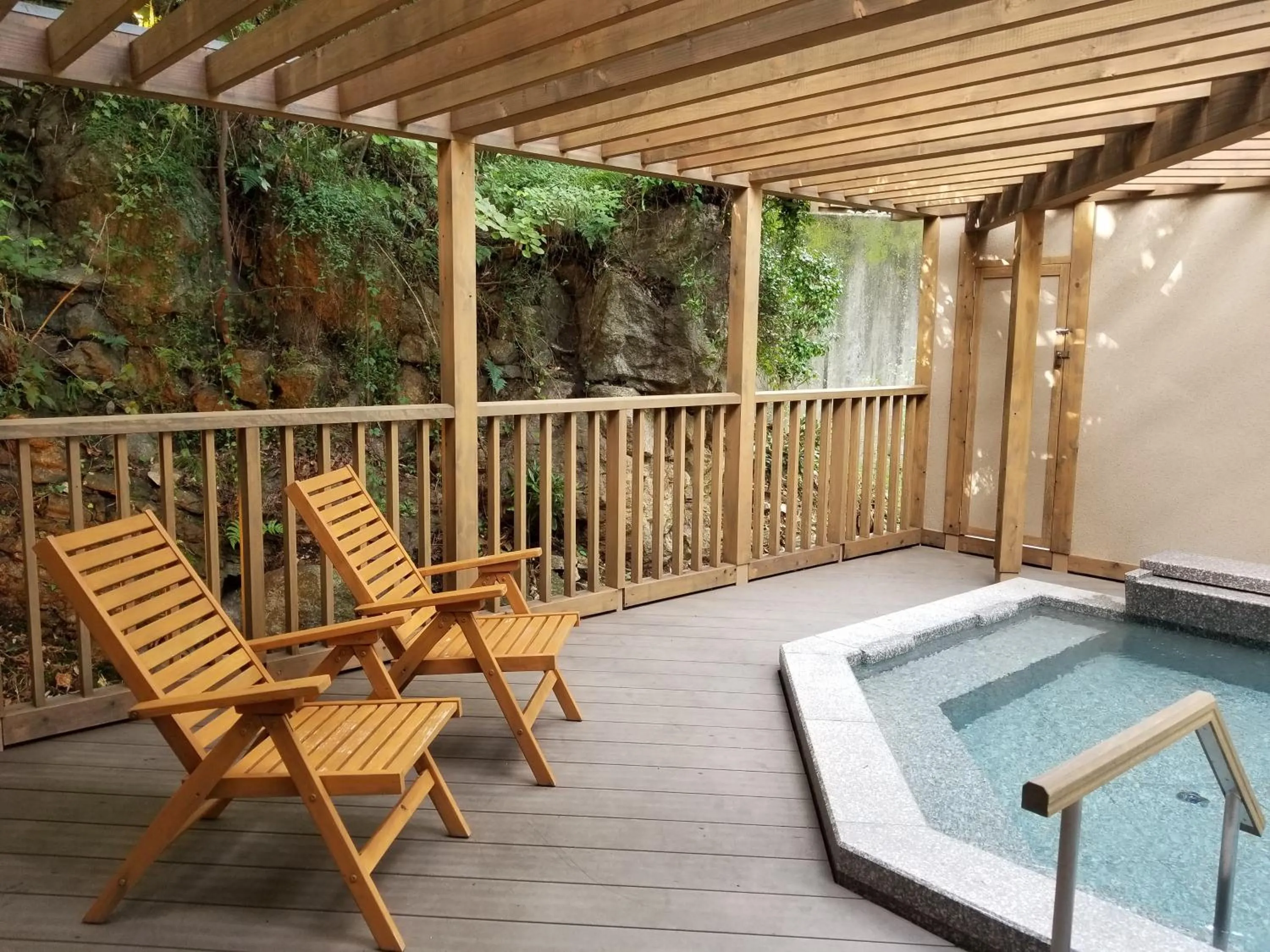 Hot Spring Bath in Hotel Shirakawa Yunokura