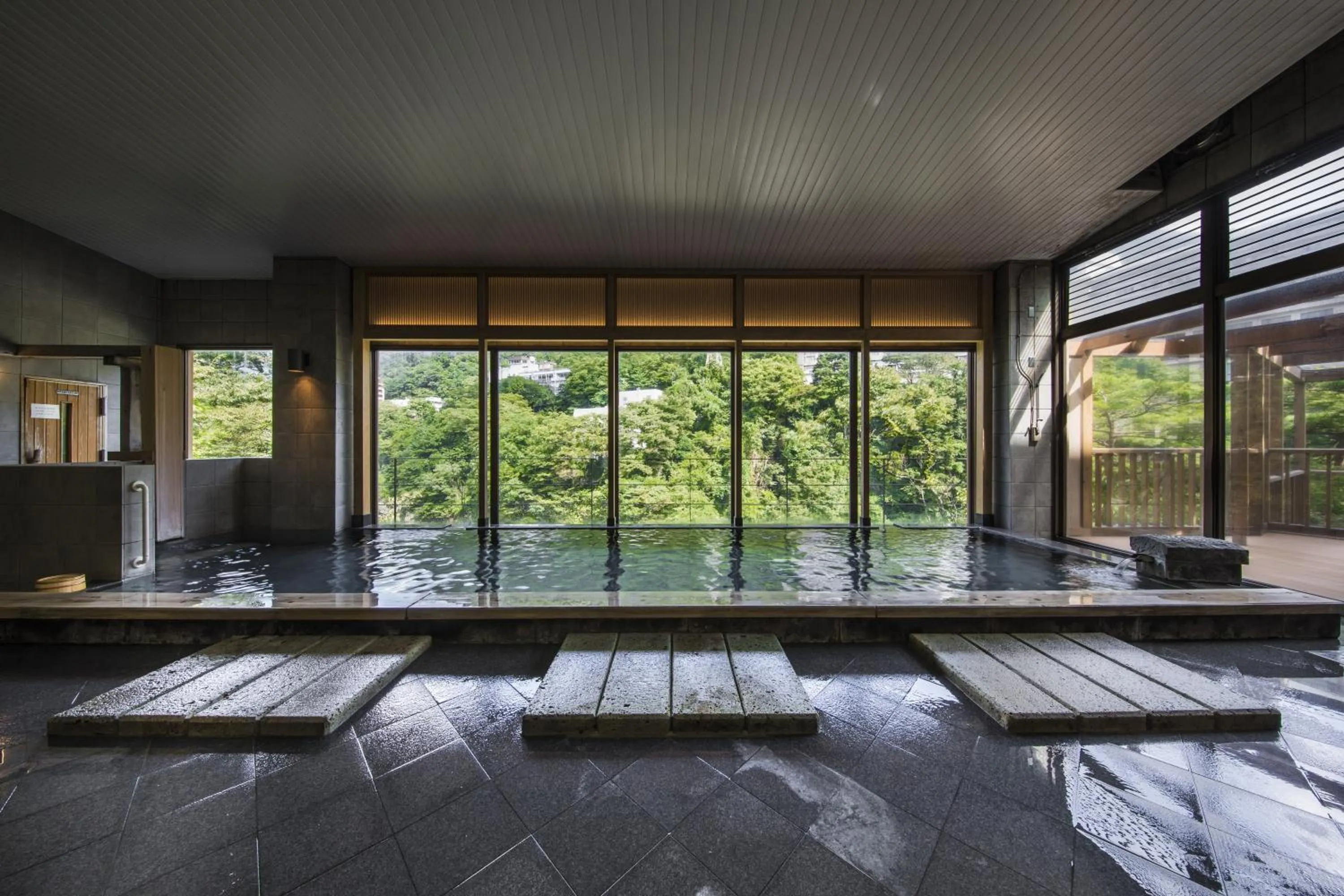 Hot Spring Bath in Hotel Shirakawa Yunokura