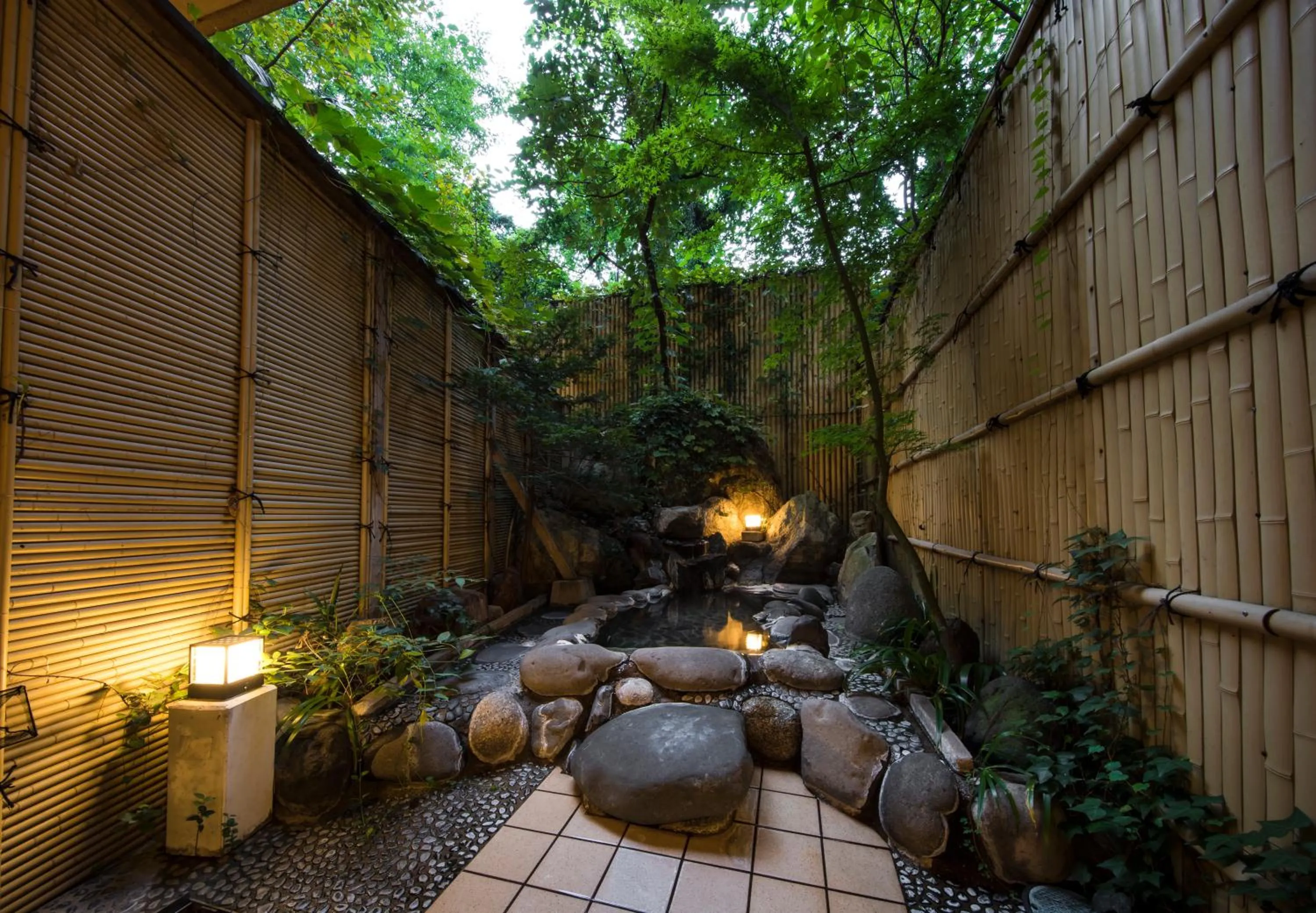 Hot Spring Bath in Hotel Shirakawa Yunokura