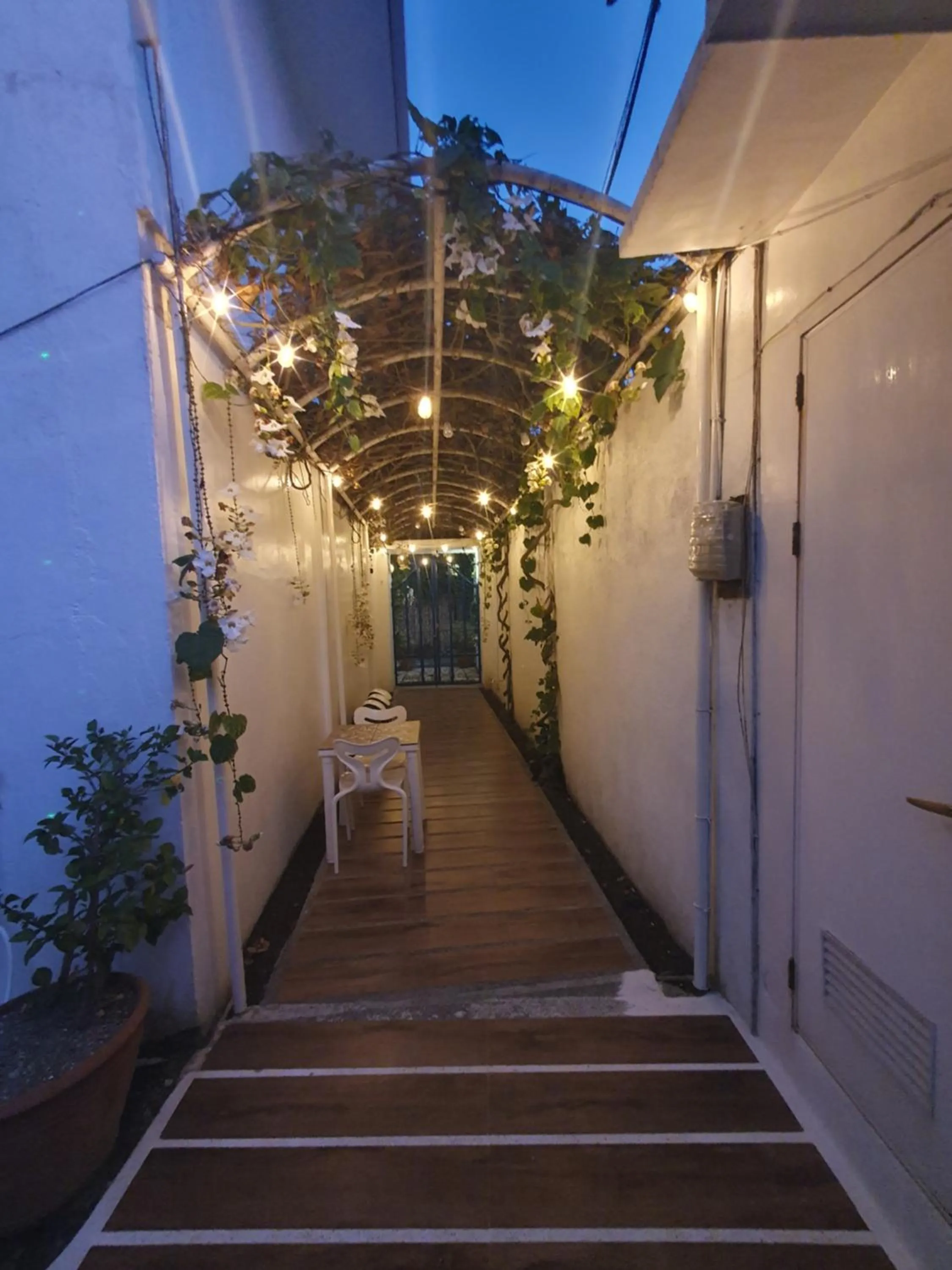 Property building in ClubBoracay Apartelle