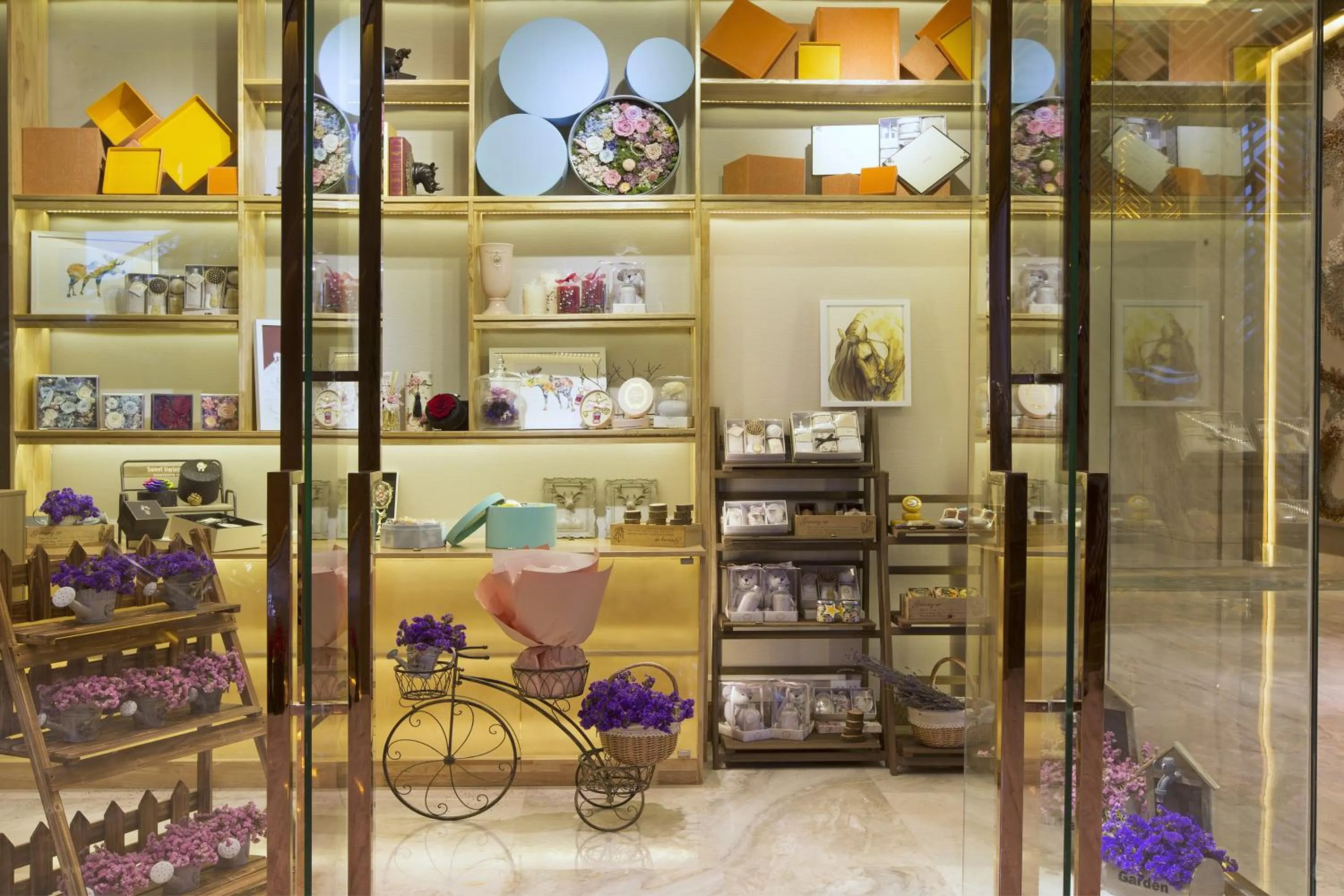 On-site shops in Wanda Vista Nanning