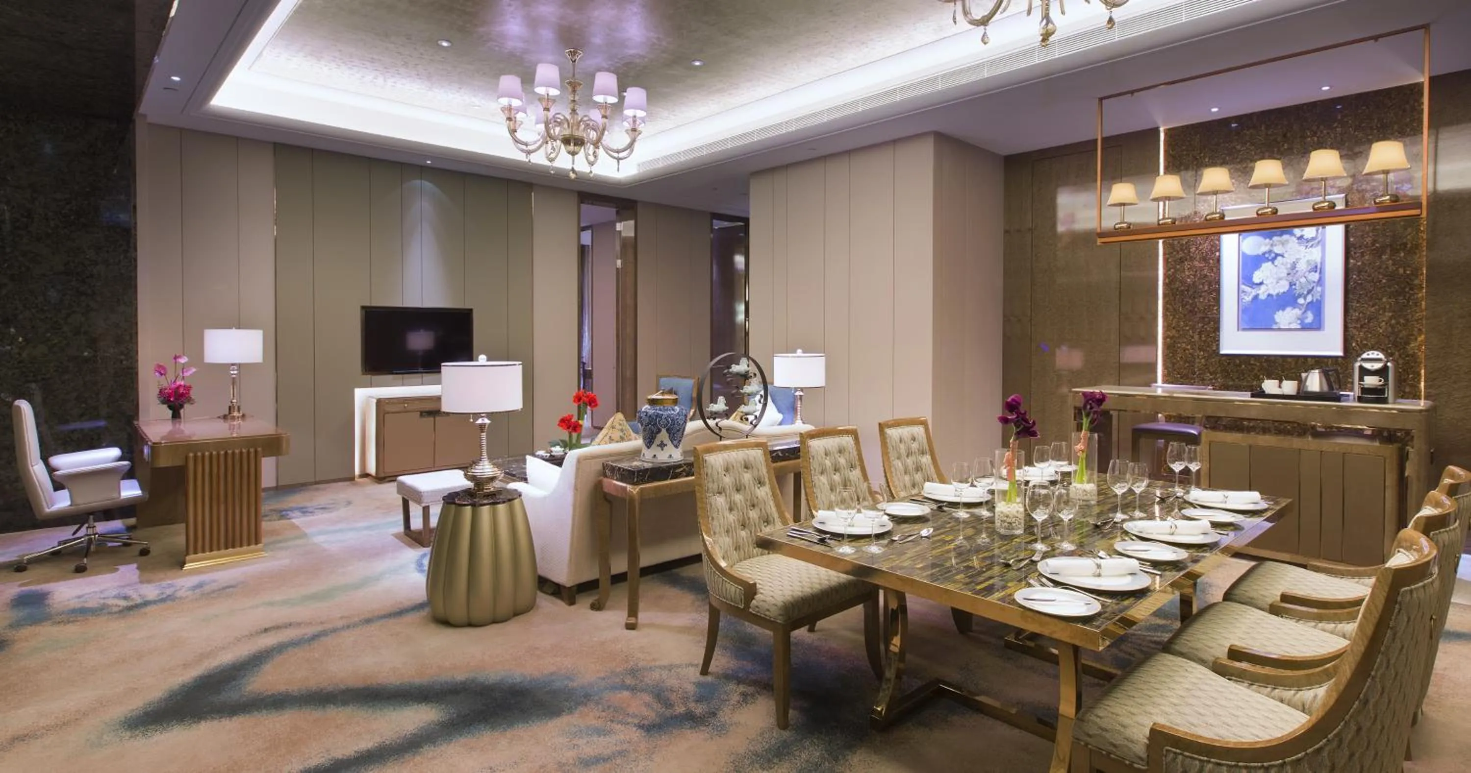 Dining area in Wanda Vista Nanning