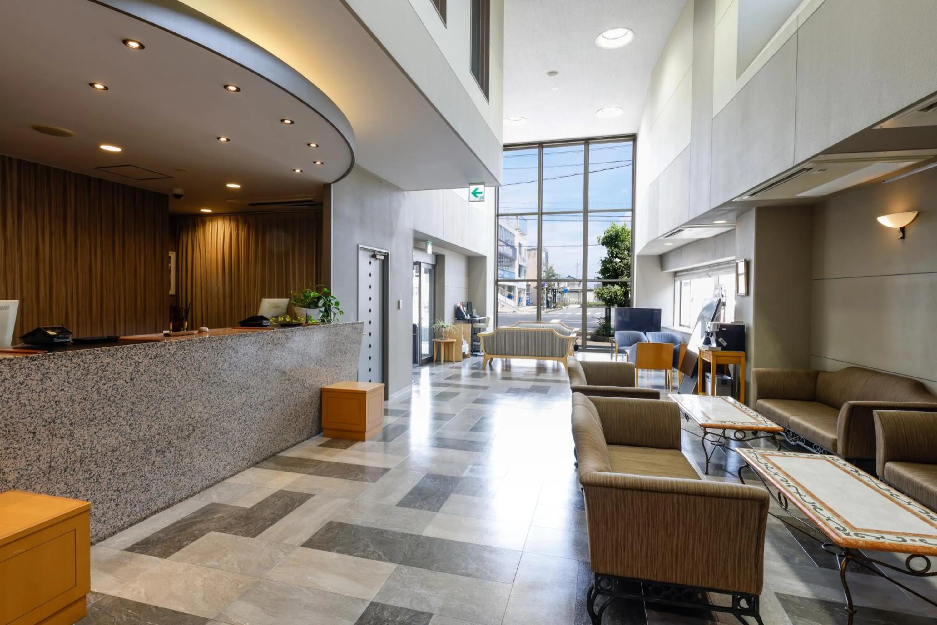 Lobby or reception in Suzuka Storia Hotel