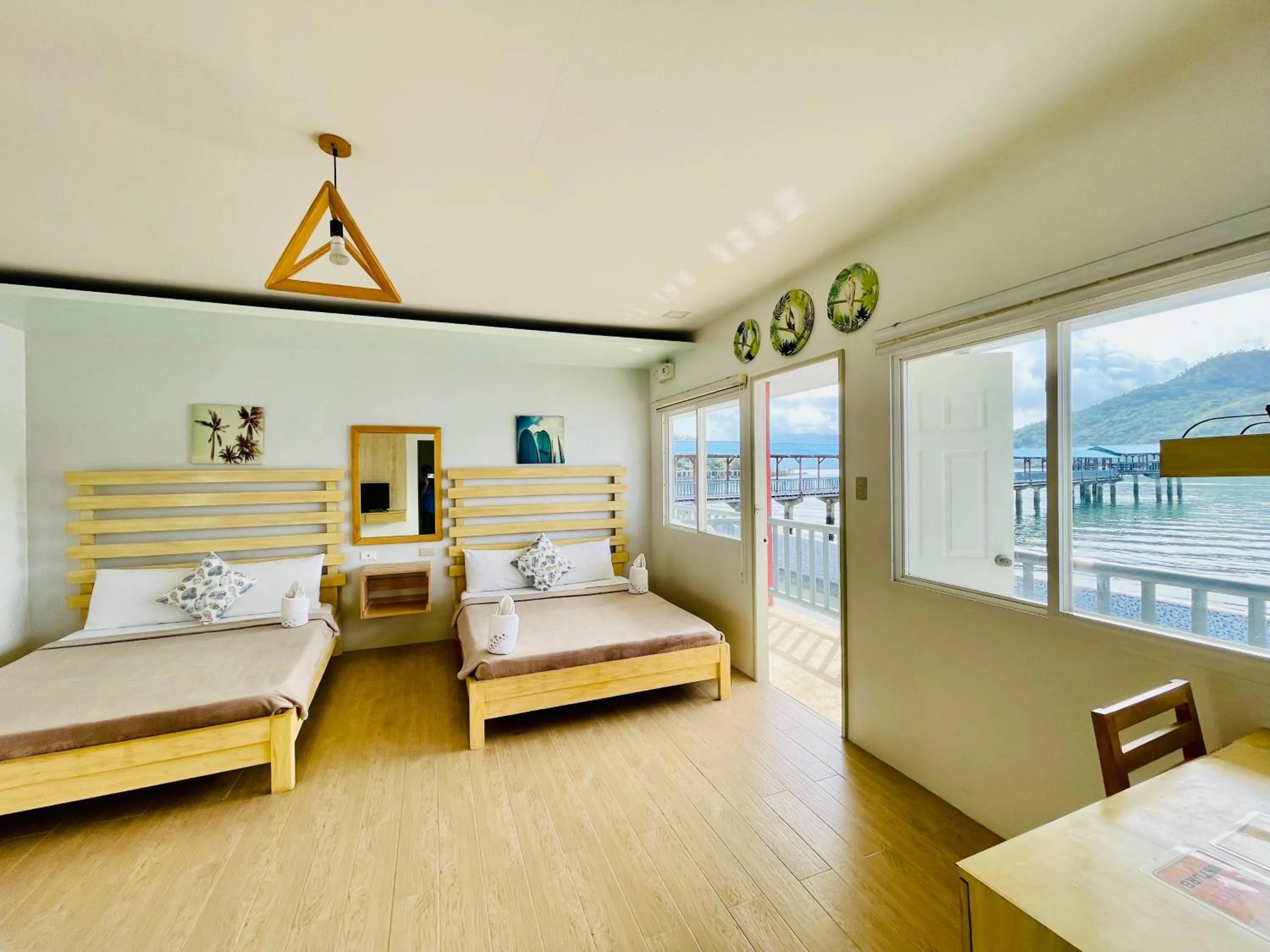 Bed in Coron Underwater Garden Resort