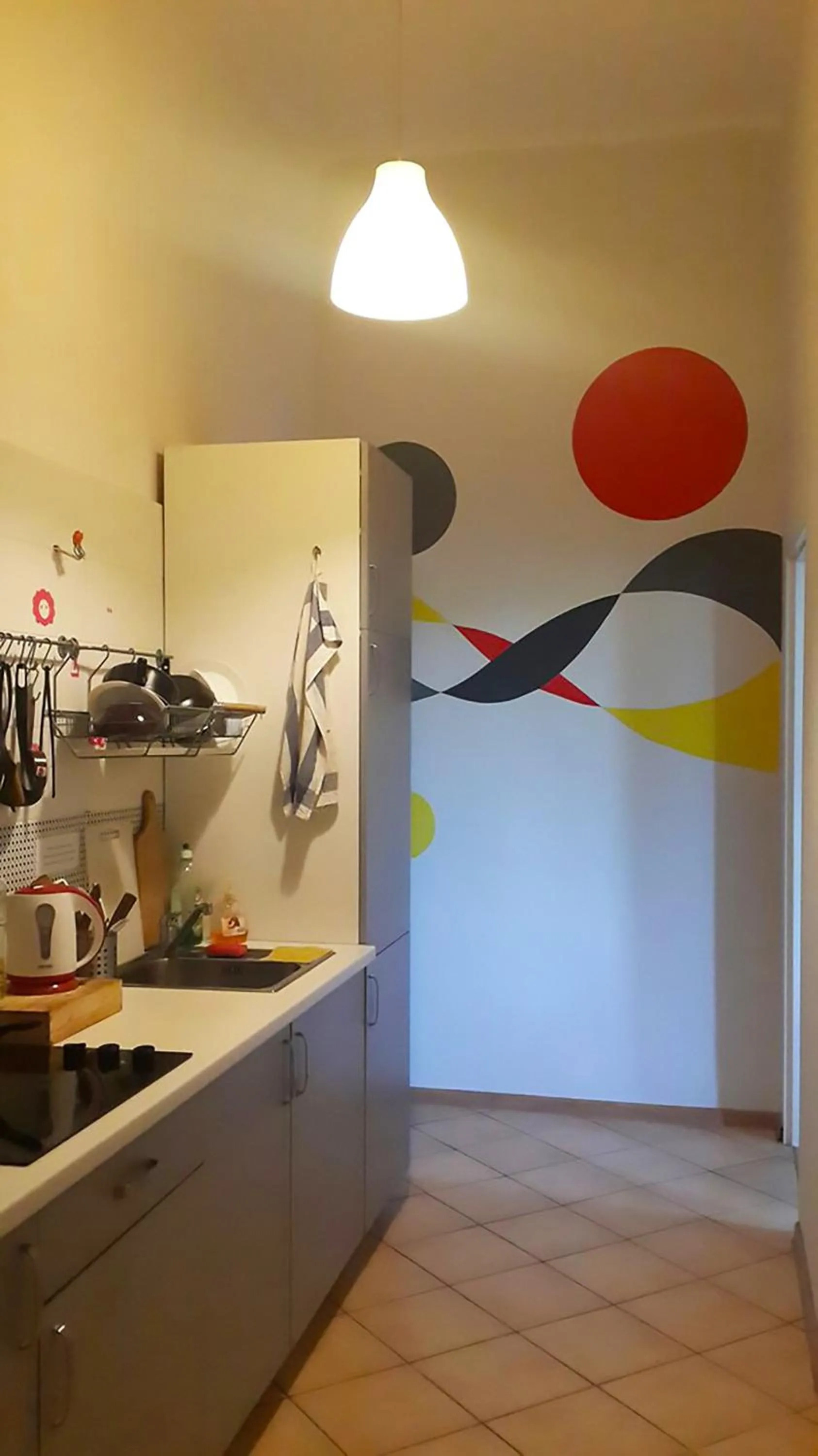 Communal kitchen in Art Hostel